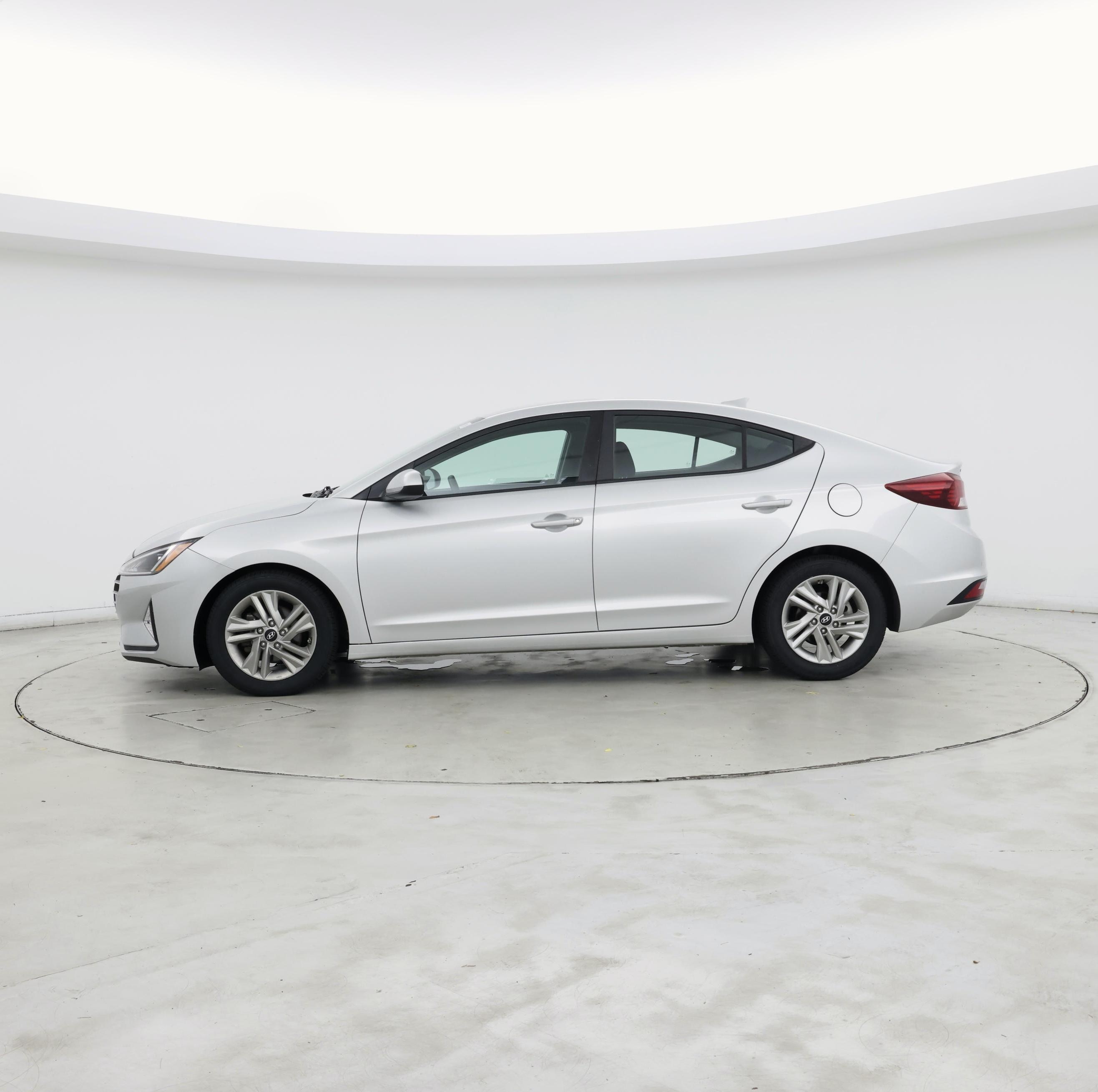 Thumbnail: 2020 Hyundai Elantra - 3