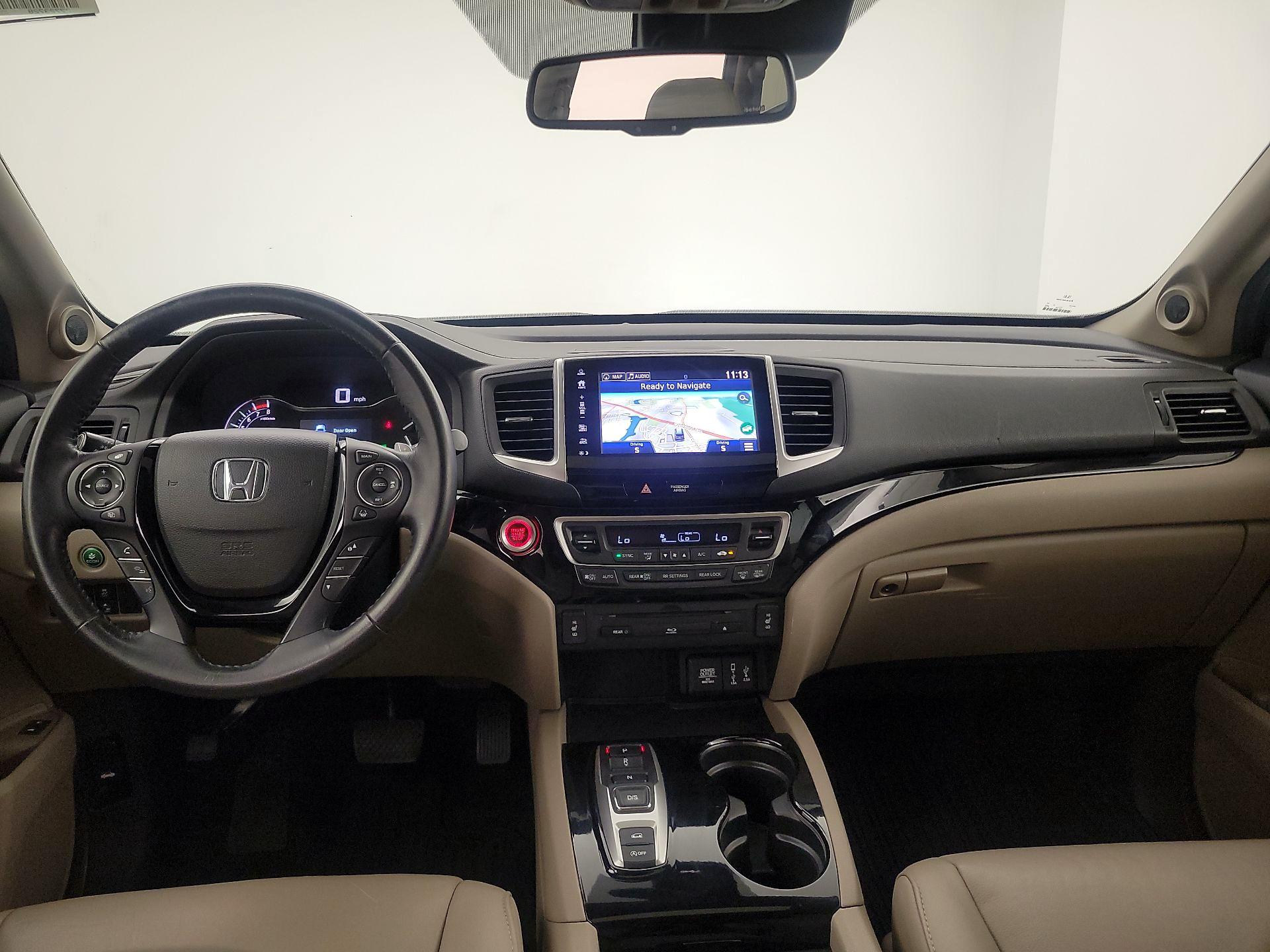 Thumbnail: 2017 Honda Pilot - 9