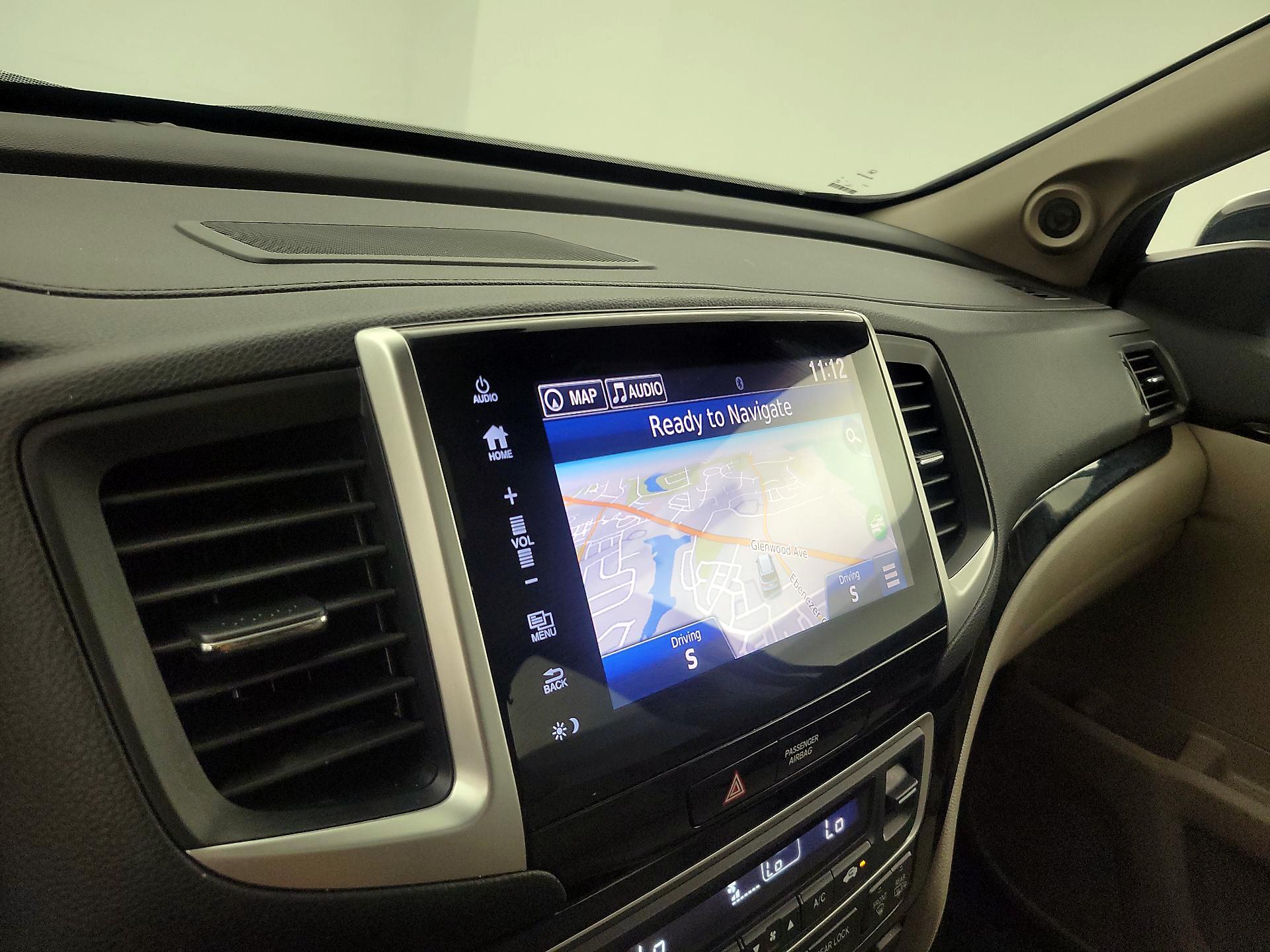 Thumbnail: 2017 Honda Pilot - 14