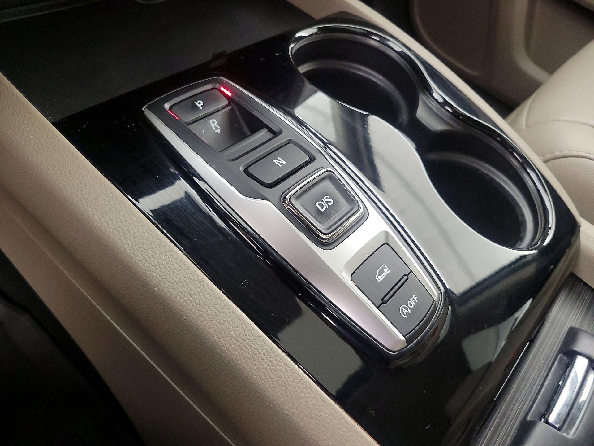Thumbnail: 2017 Honda Pilot - 18
