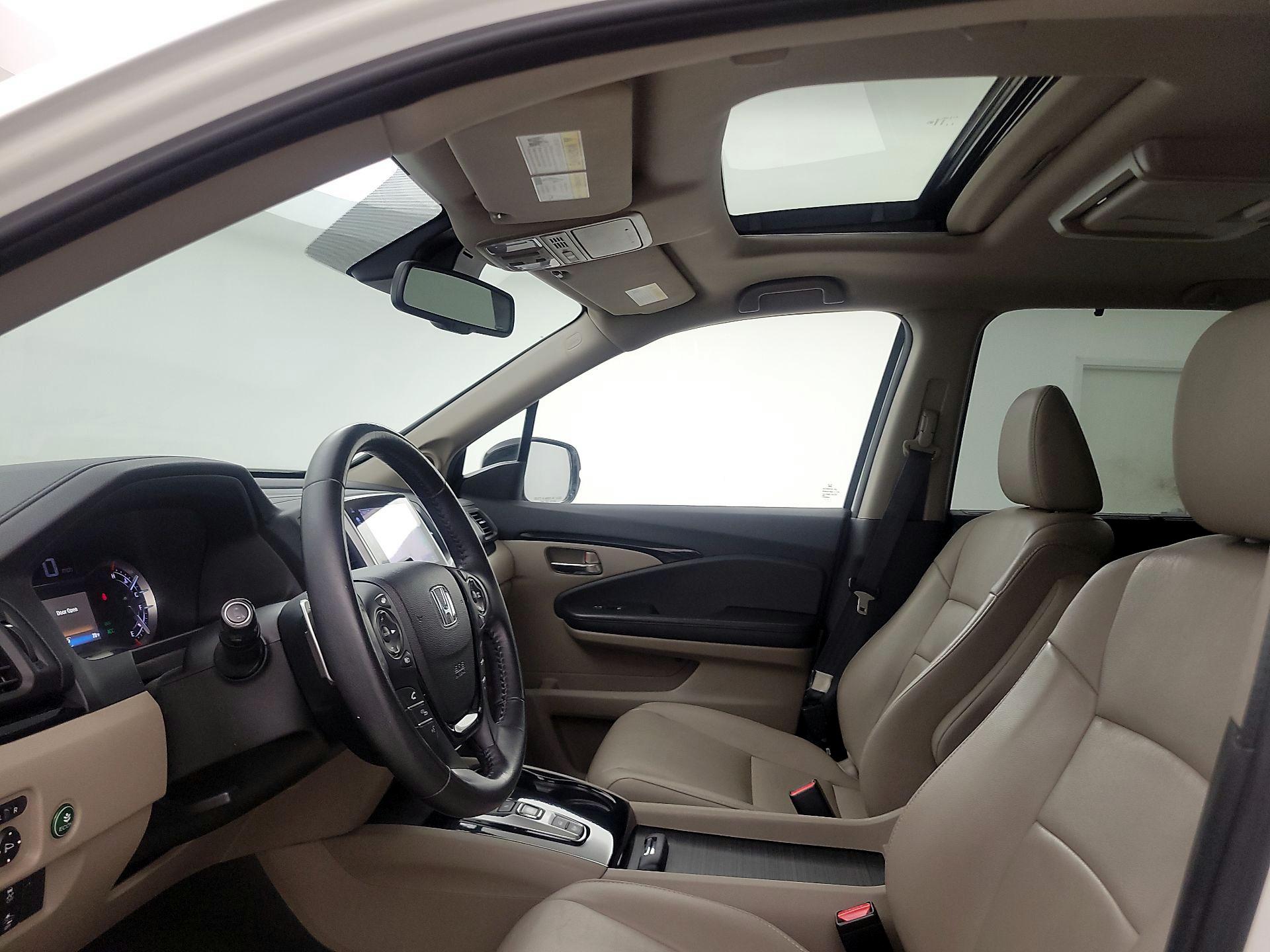 Thumbnail: 2017 Honda Pilot - 20