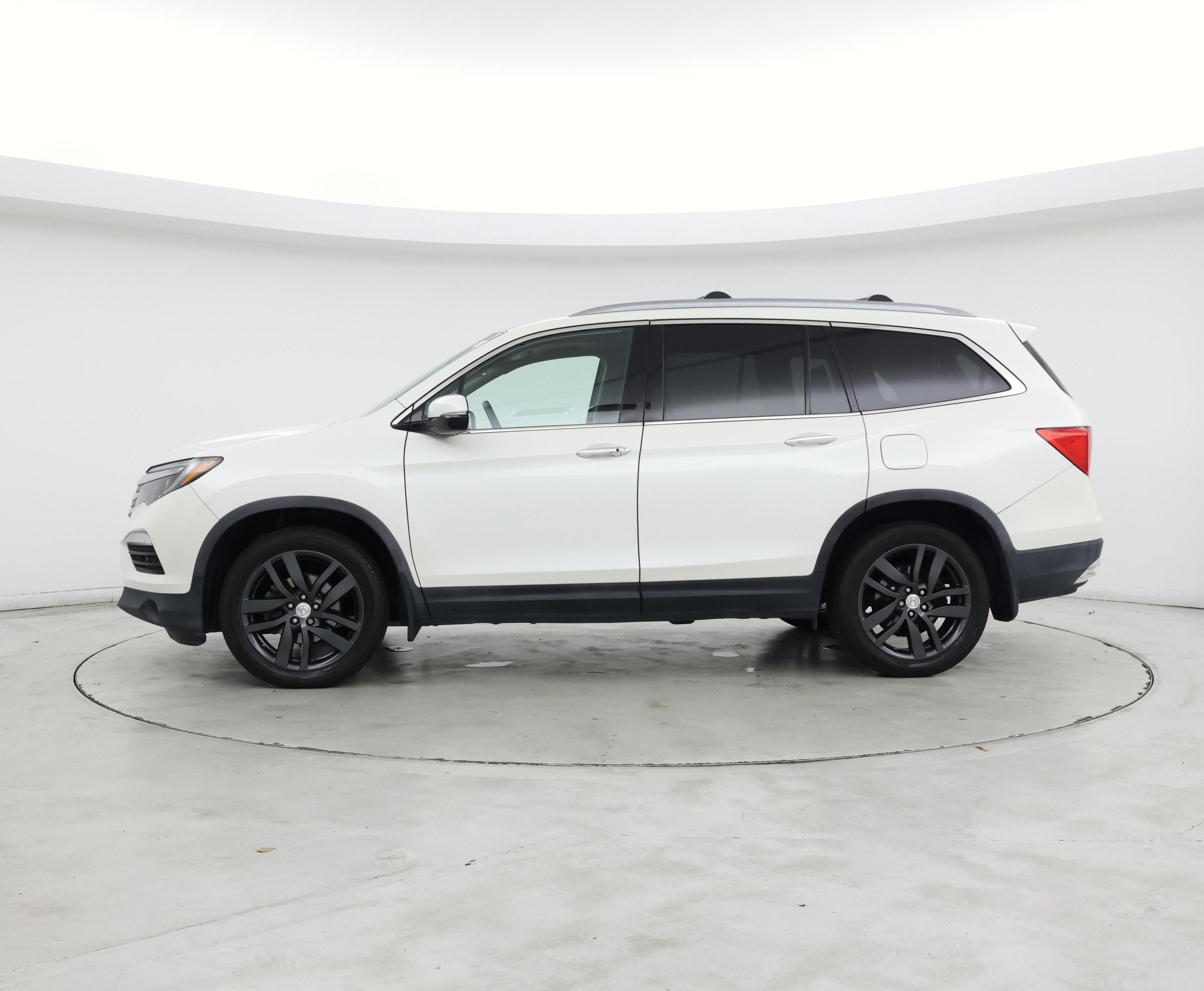 Thumbnail: 2017 Honda Pilot - 3