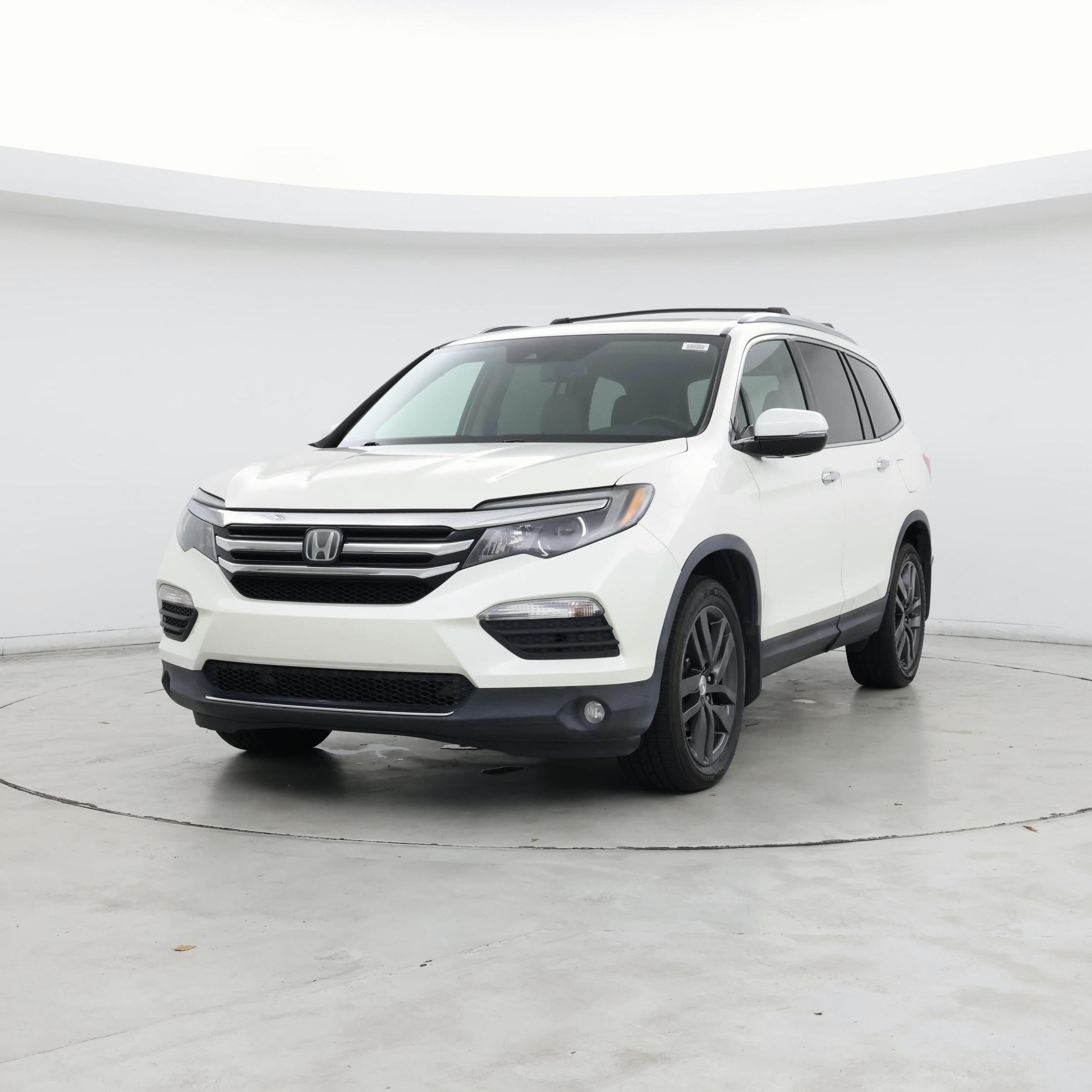 Thumbnail: 2017 Honda Pilot - 4