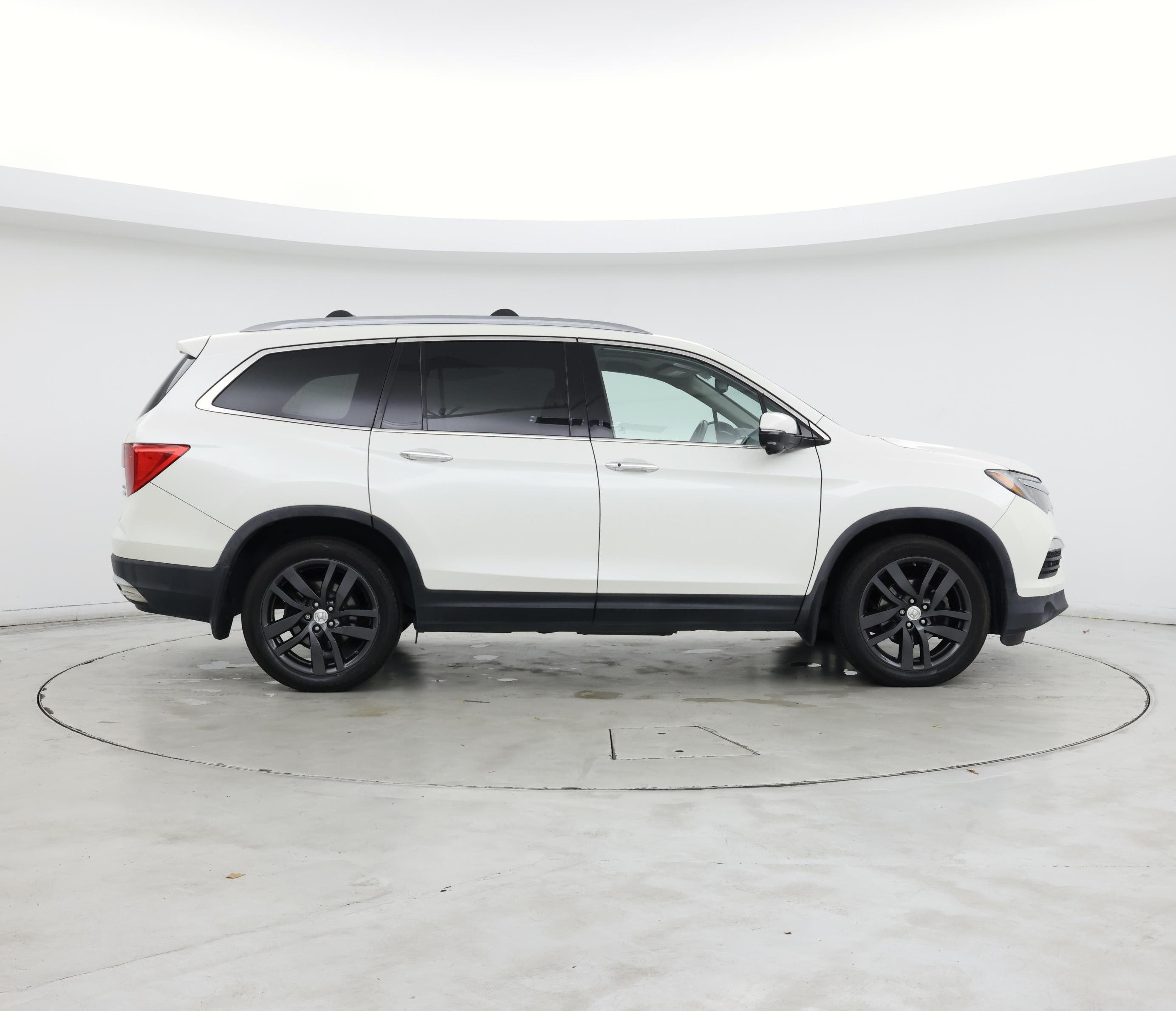 Thumbnail: 2017 Honda Pilot - 7