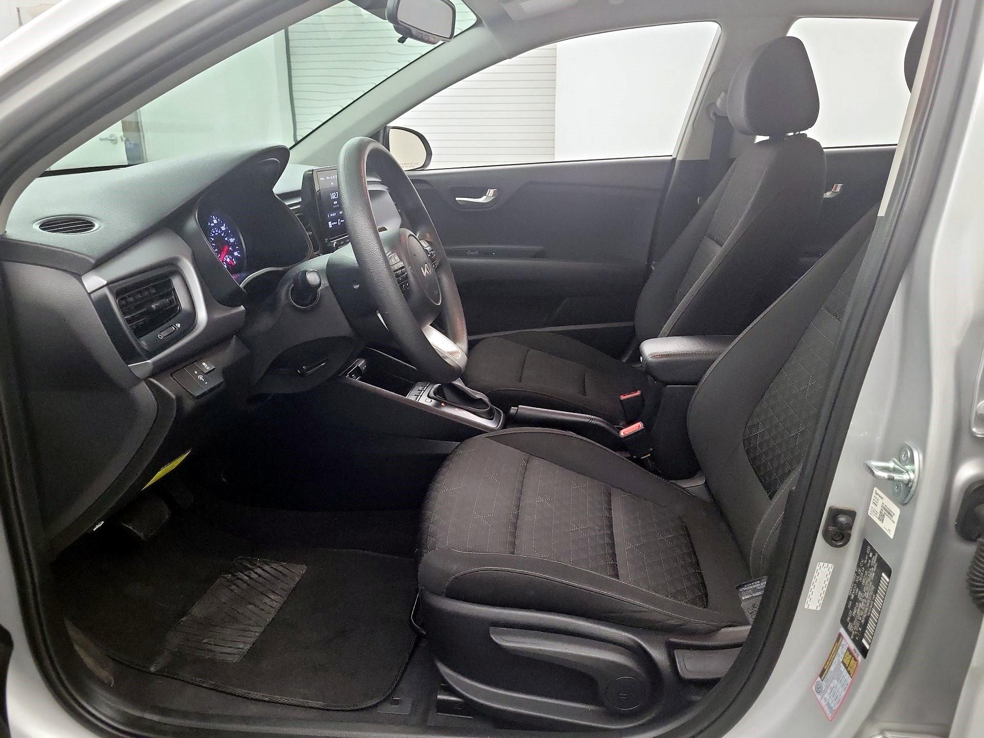 Thumbnail: 2023 Kia Rio - 9