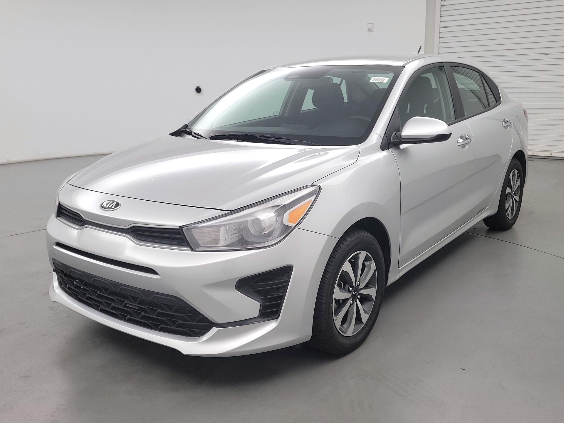 Thumbnail: 2023 Kia Rio - 3