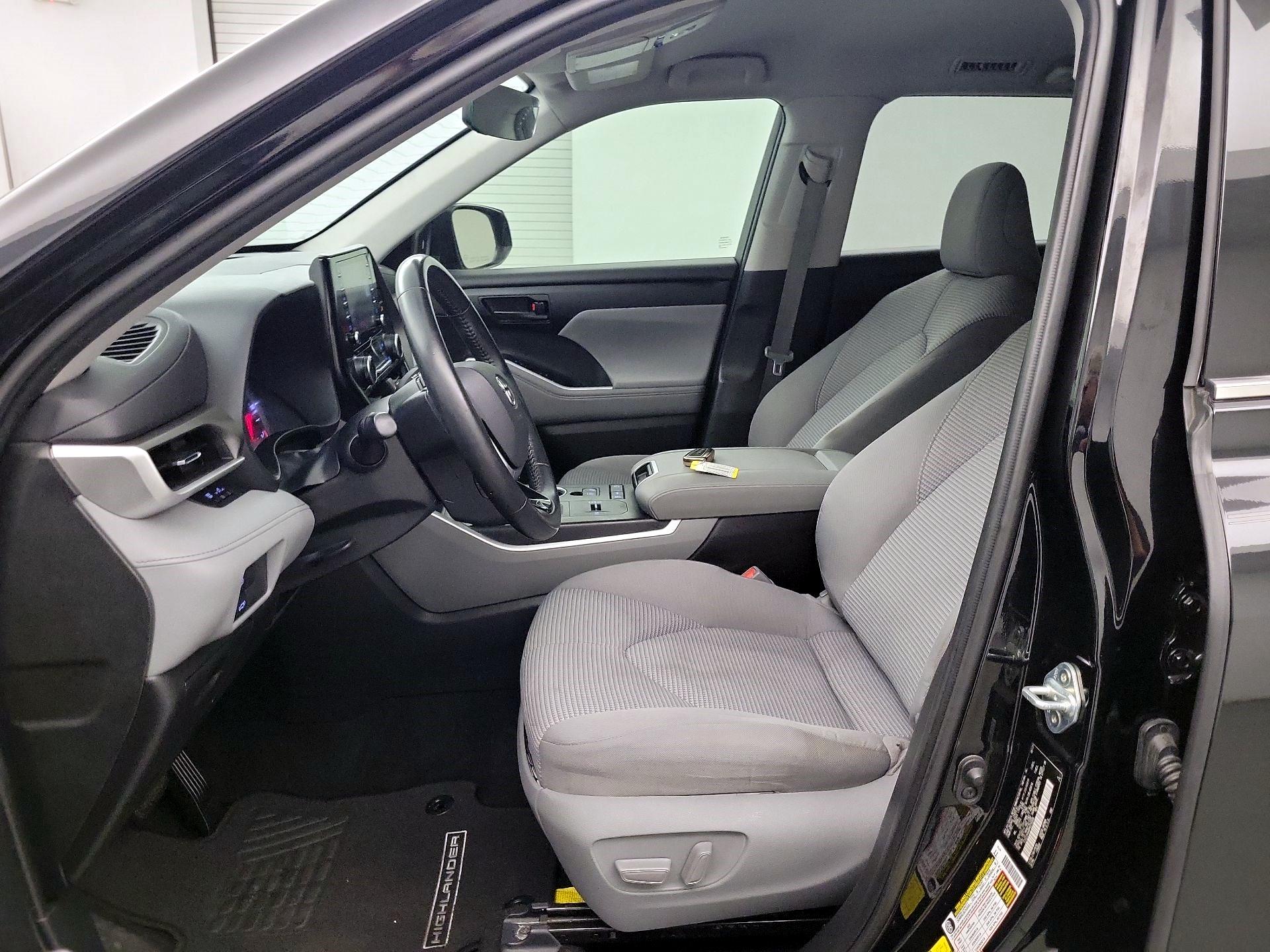 Thumbnail: 2021 Toyota Highlander - 9