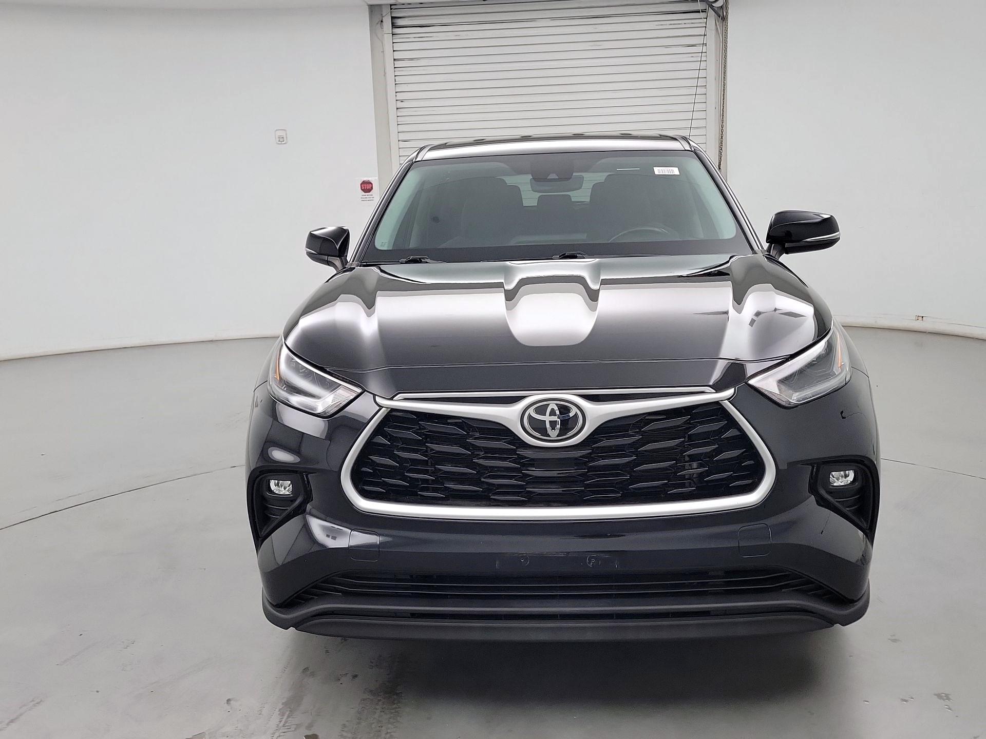 Thumbnail: 2021 Toyota Highlander - 2