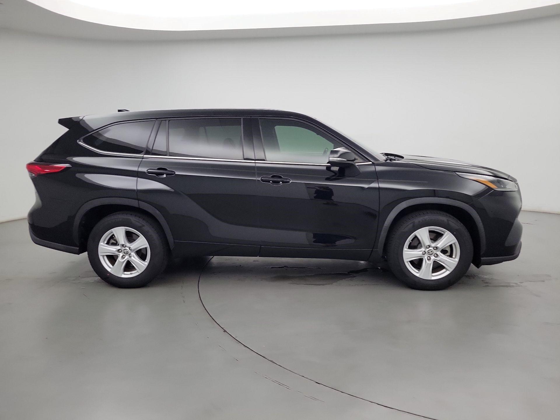 Thumbnail: 2021 Toyota Highlander - 4