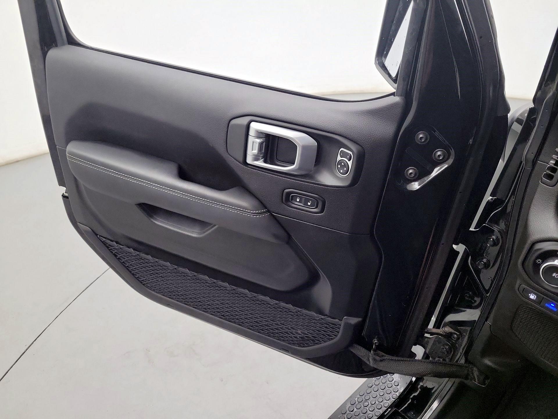 Thumbnail: 2022 Jeep Wrangler - 10