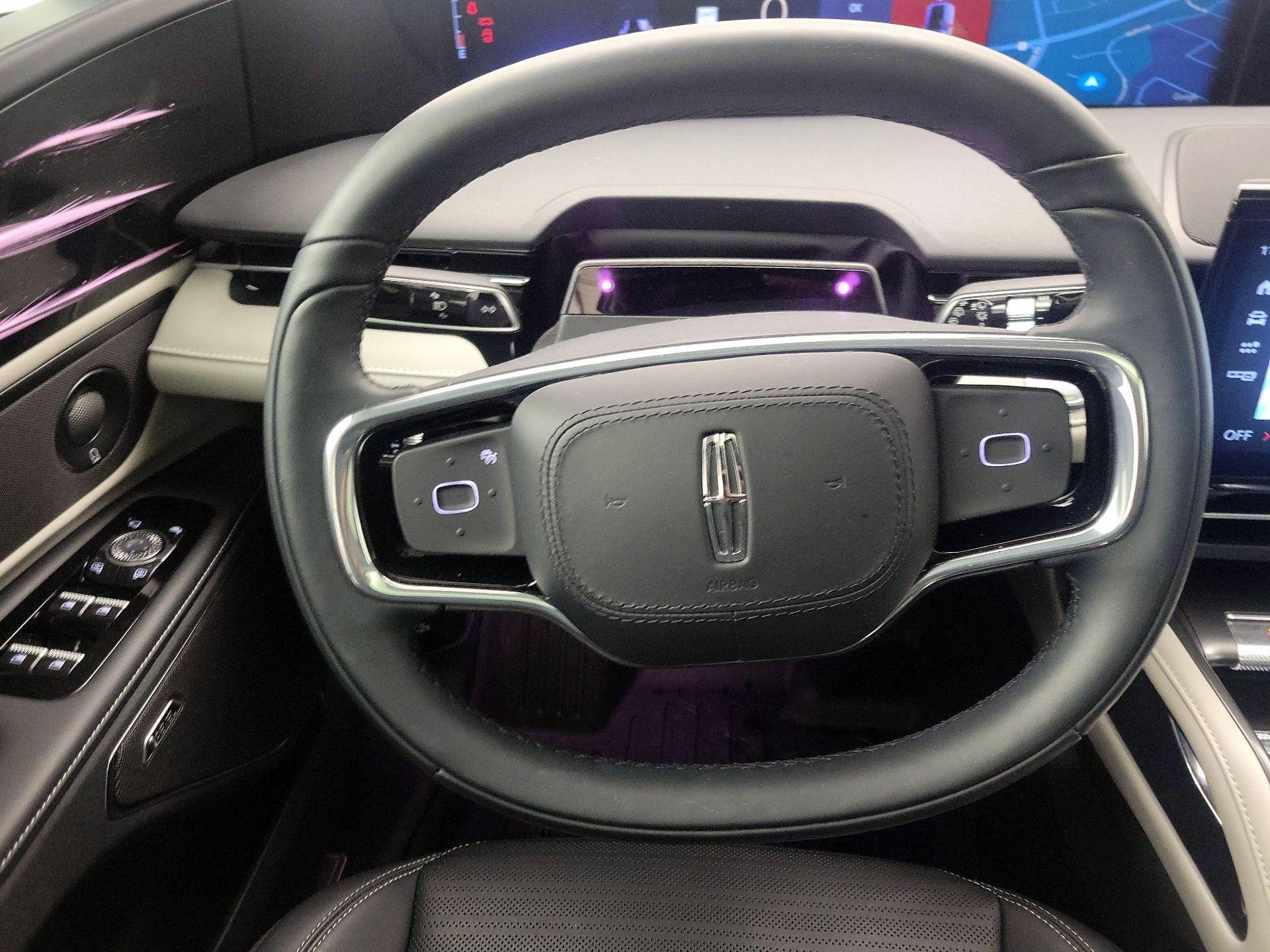 Thumbnail: 2025 Lincoln Nautilus - 10