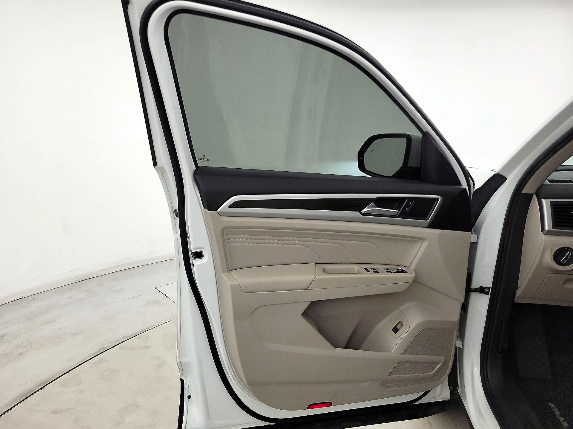 Thumbnail: 2021 Volkswagen Atlas - 12