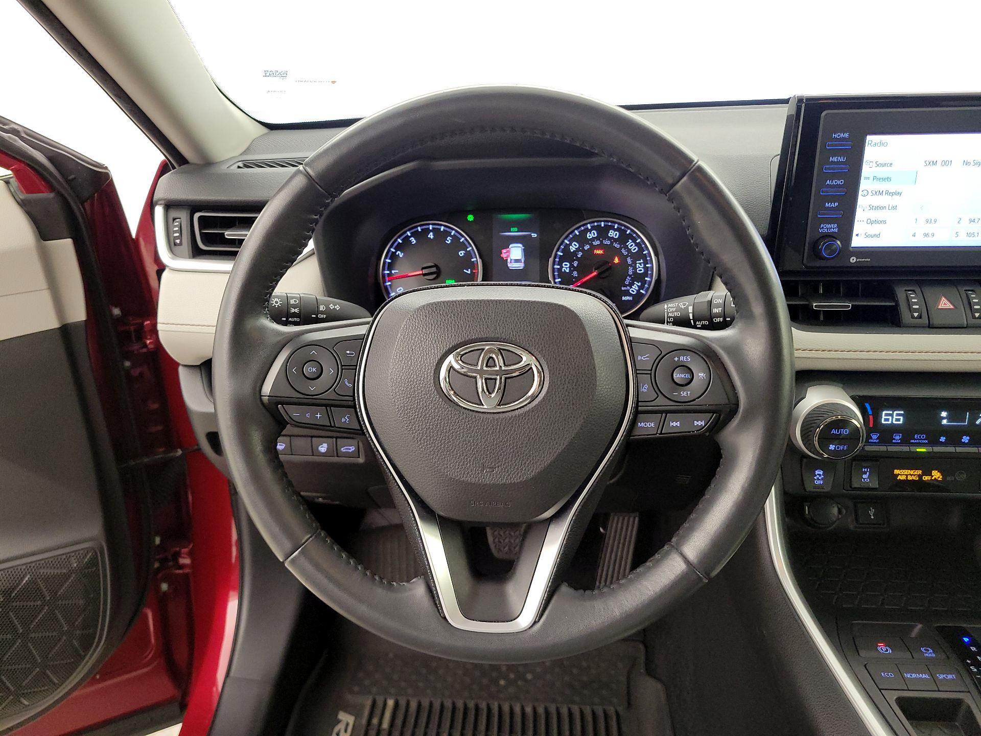 Thumbnail: 2020 Toyota RAV4 - 10