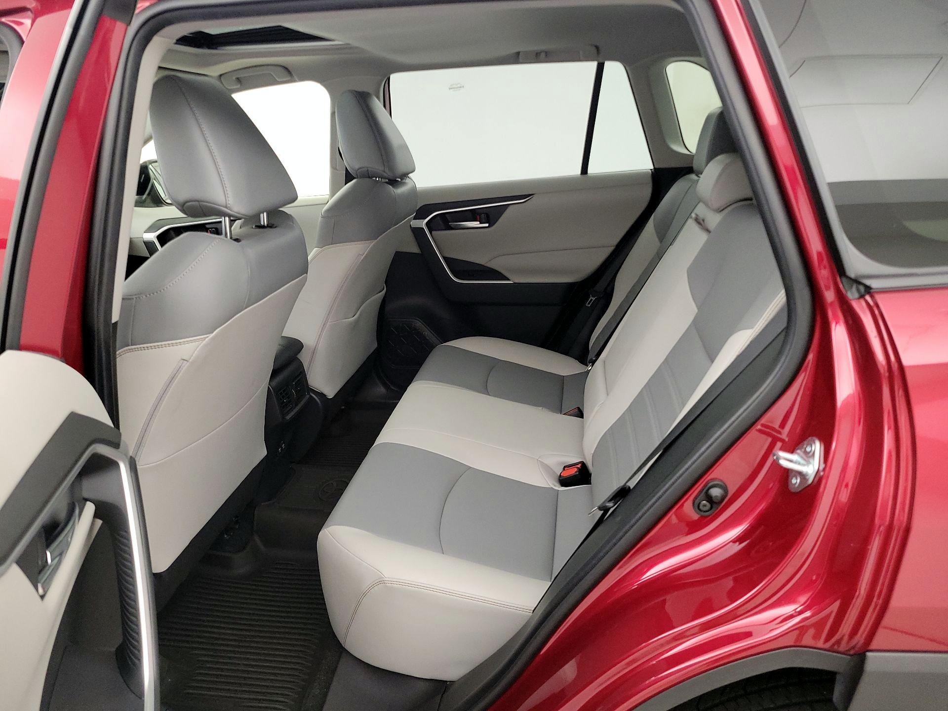 Thumbnail: 2020 Toyota RAV4 - 20