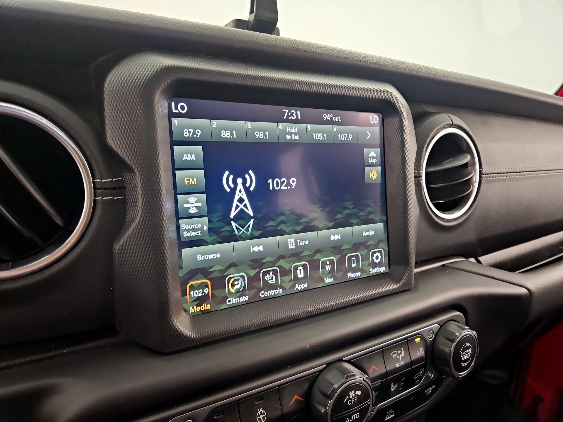 Thumbnail: 2021 Jeep Gladiator - 16