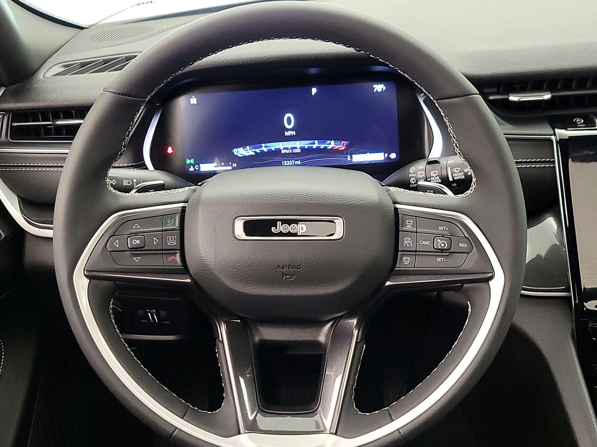 Thumbnail: 2023 Jeep Grand Cherokee - 10