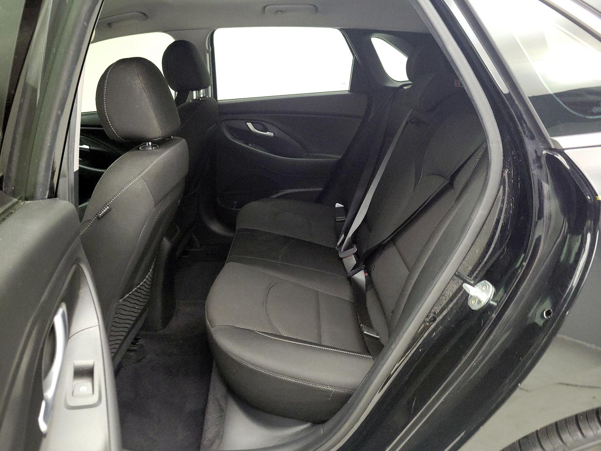 Thumbnail: 2019 Hyundai Elantra - 19
