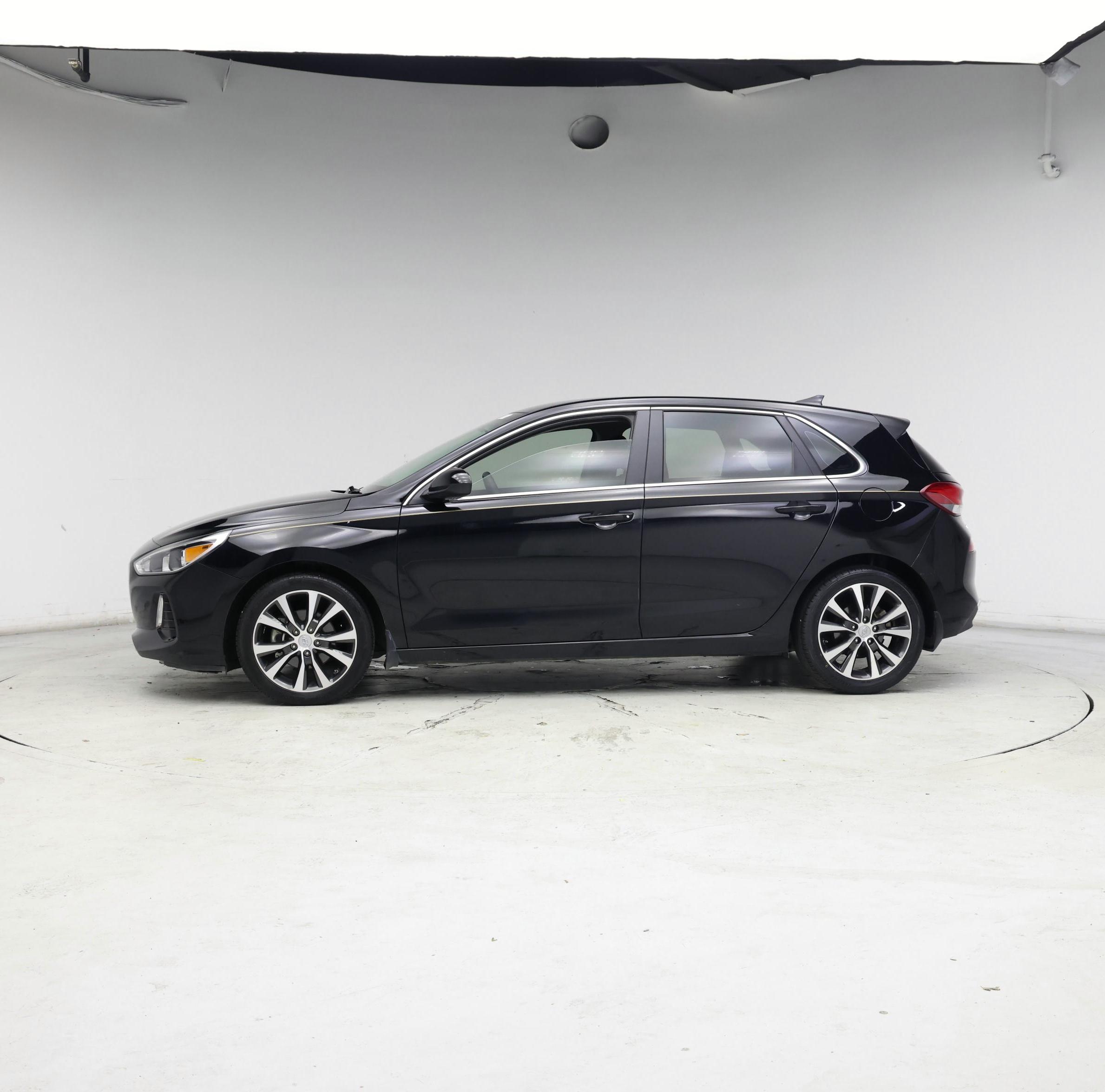 Thumbnail: 2019 Hyundai Elantra - 3
