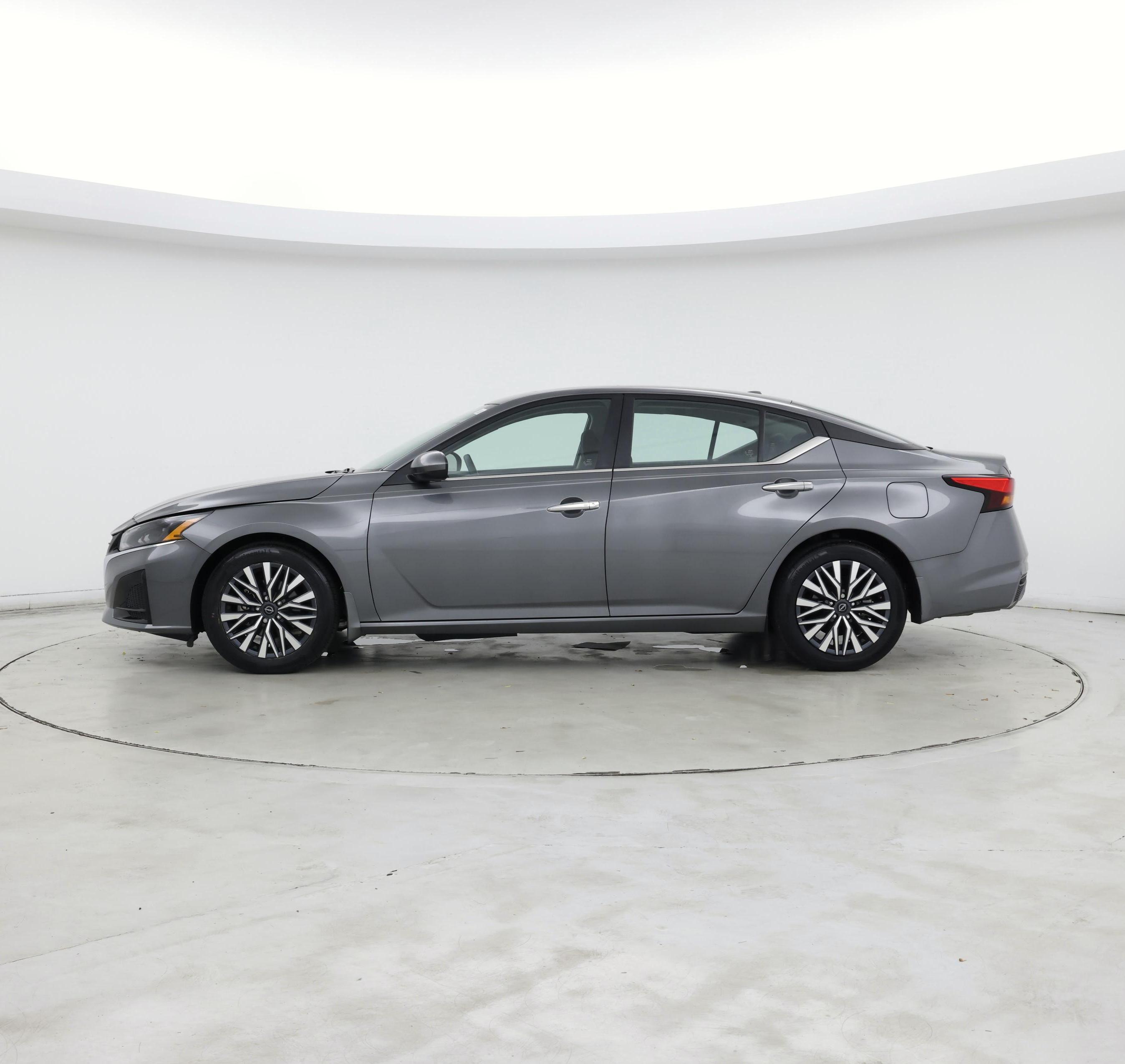 Thumbnail: 2023 Nissan Altima - 3