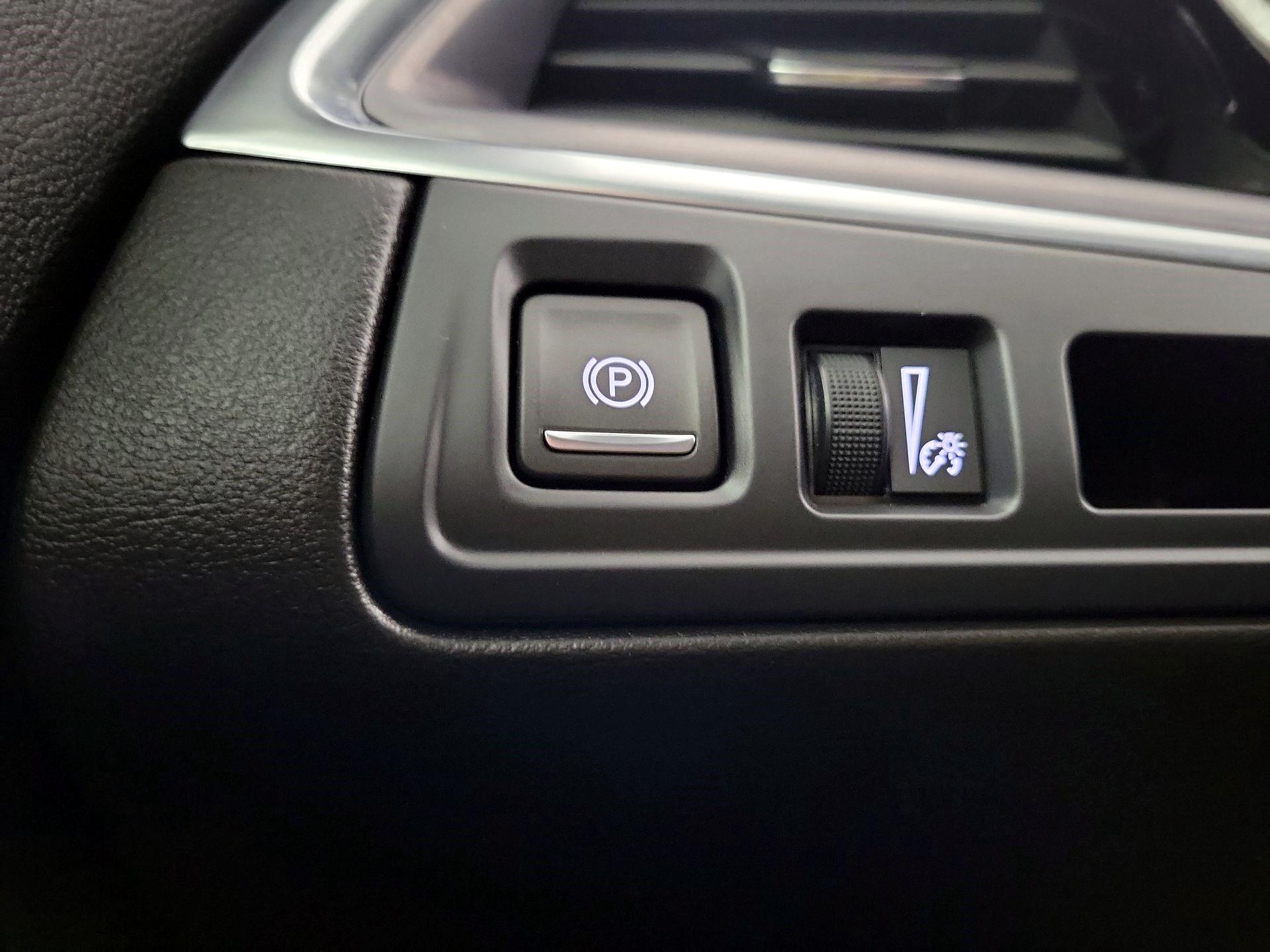 Thumbnail: 2024 Cadillac XT5 - 11