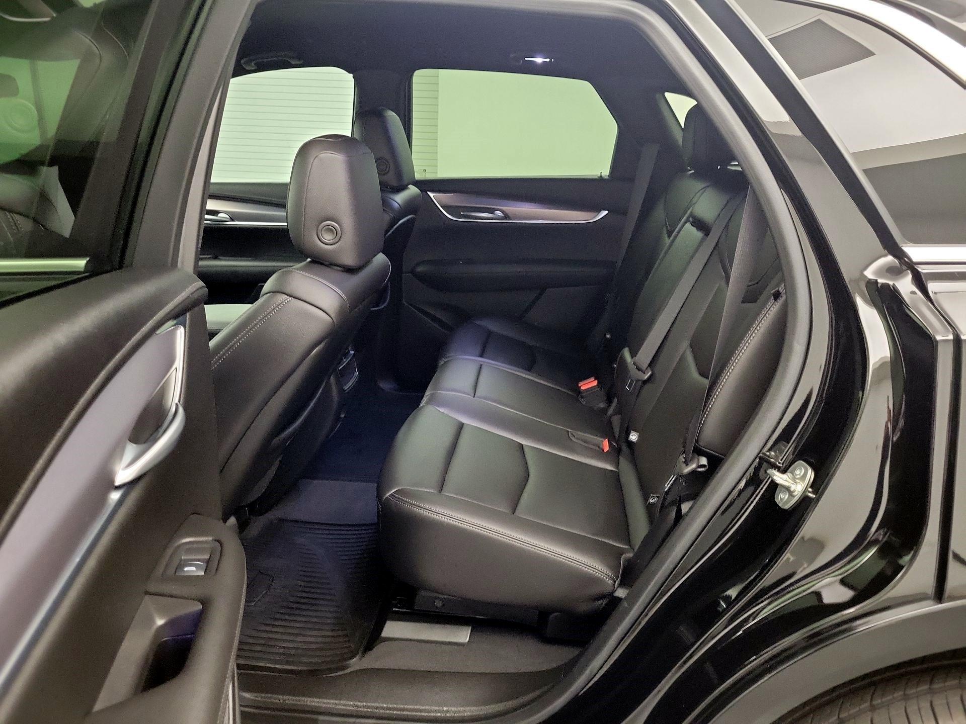 Thumbnail: 2024 Cadillac XT5 - 17
