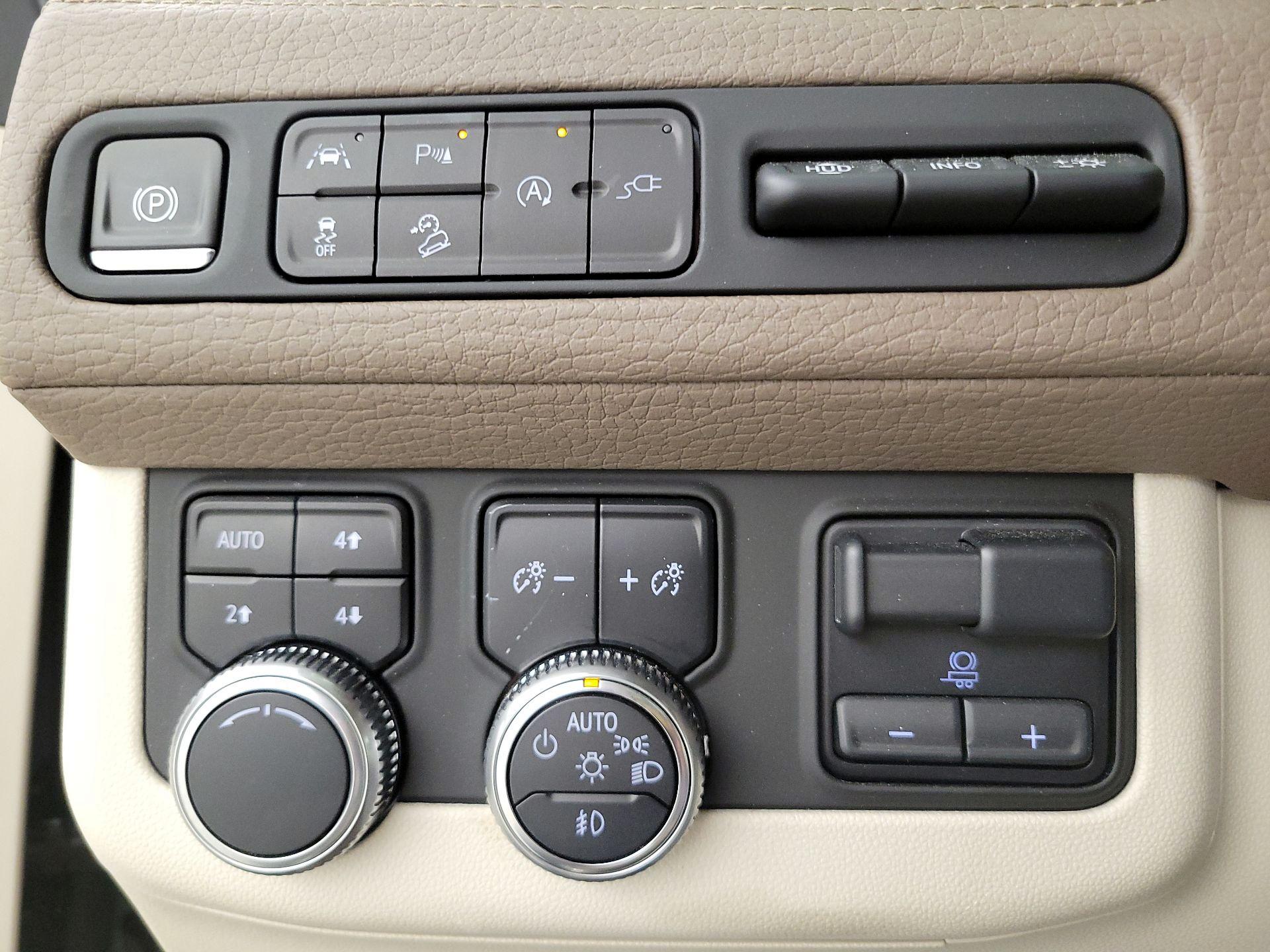 Thumbnail: 2021 GMC Yukon XL - 13