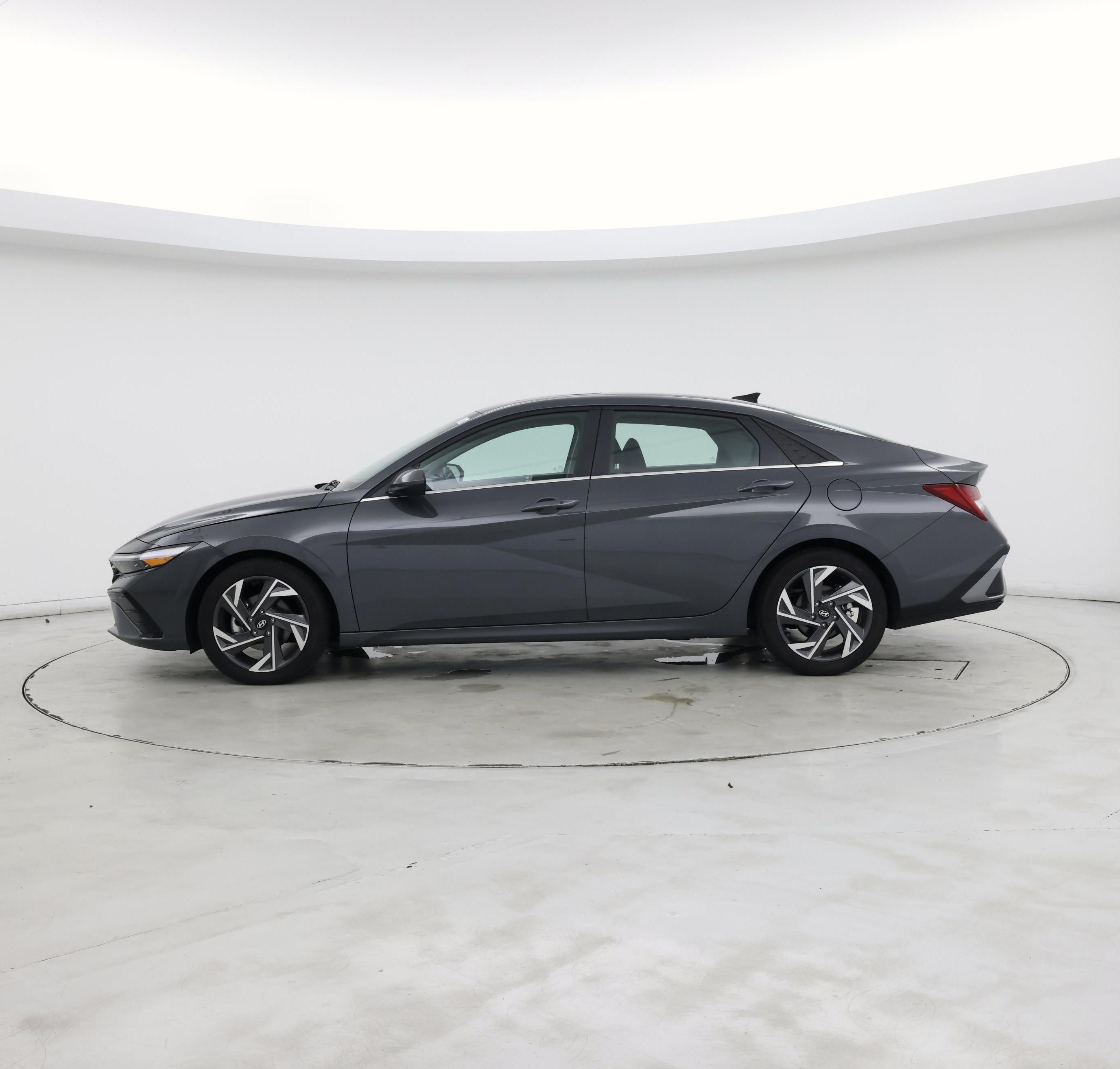 Thumbnail: 2024 Hyundai Elantra - 3