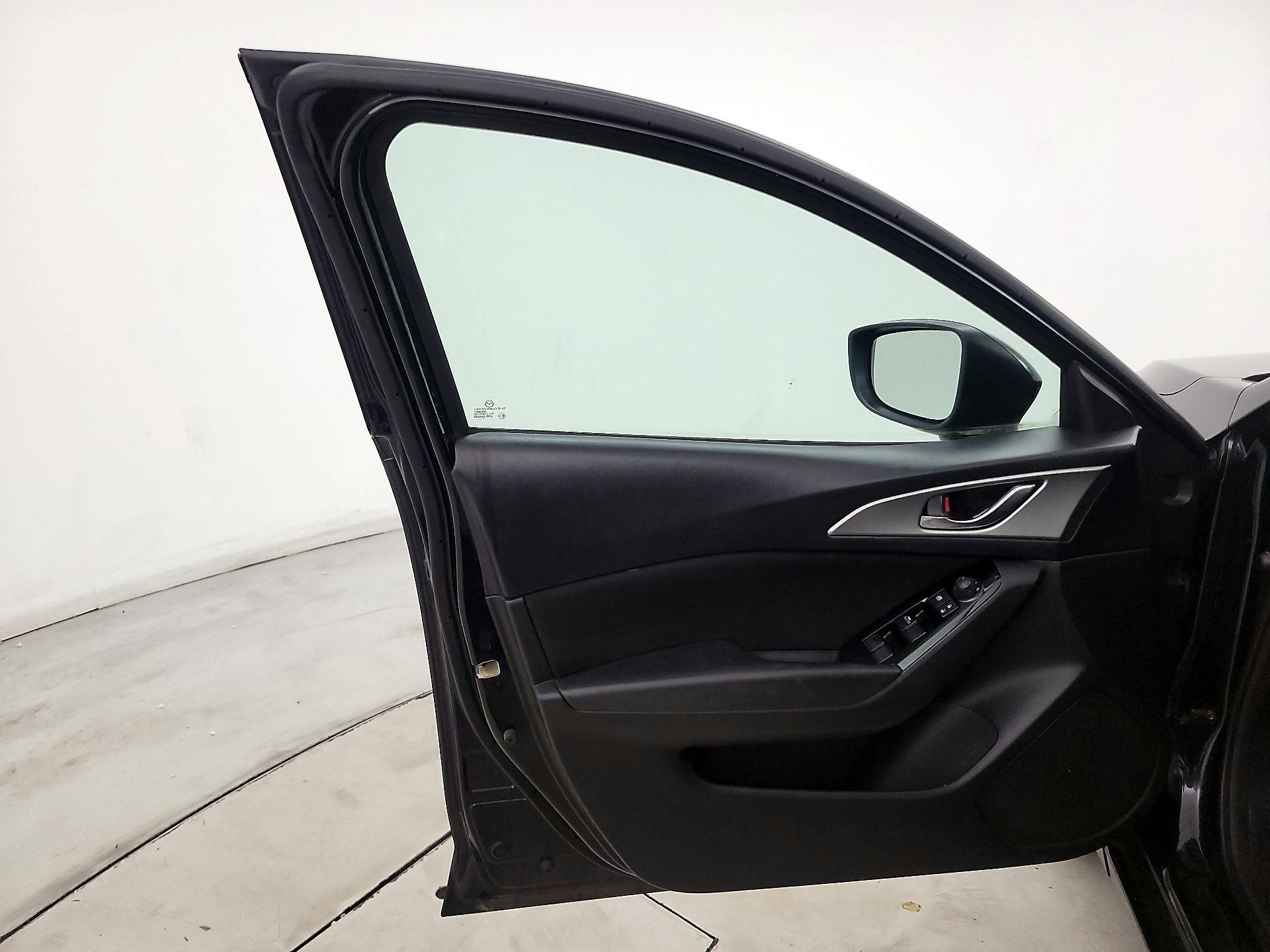 Thumbnail: 2018 Mazda Mazda3 - 12