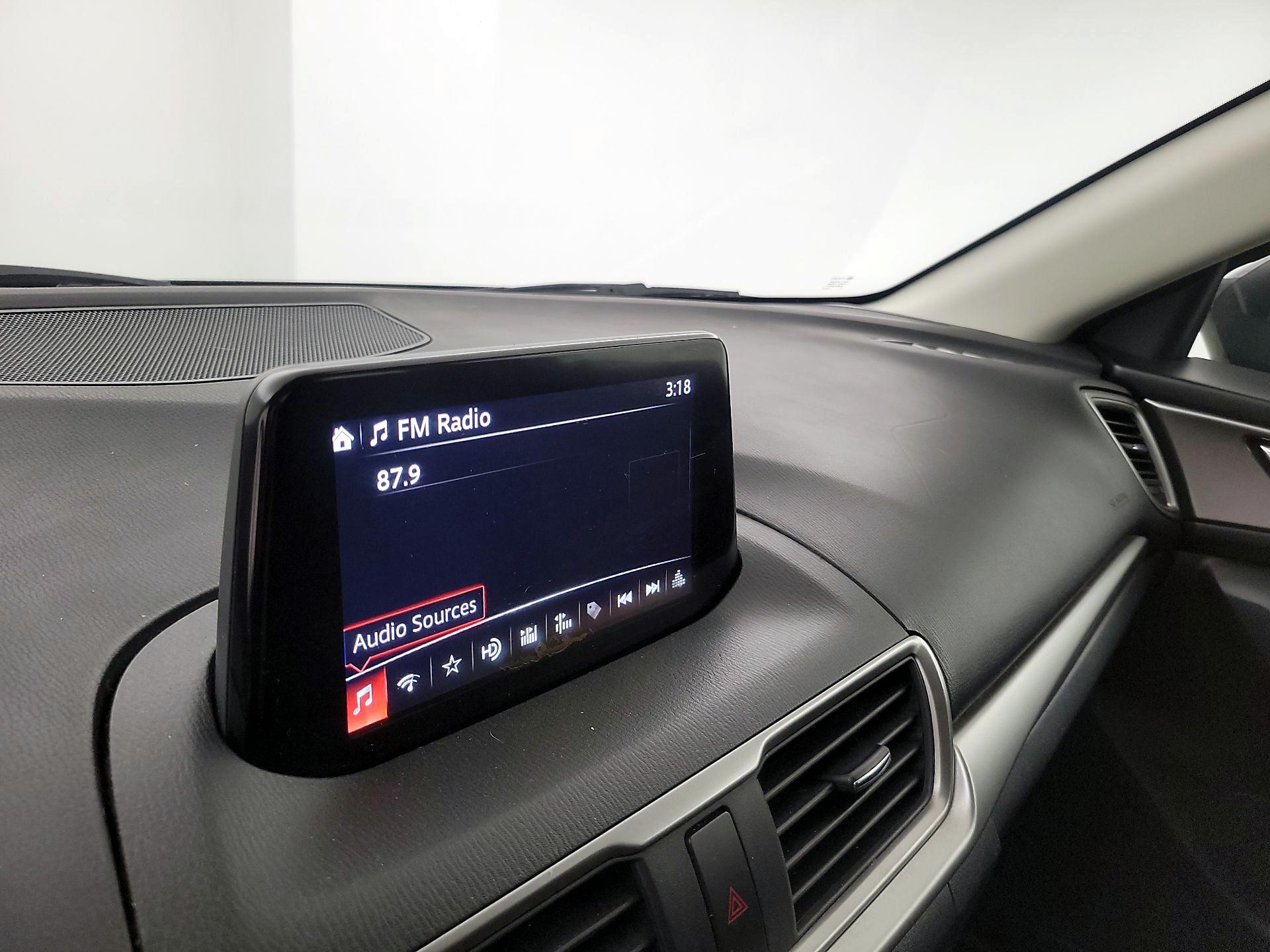 Thumbnail: 2018 Mazda Mazda3 - 16