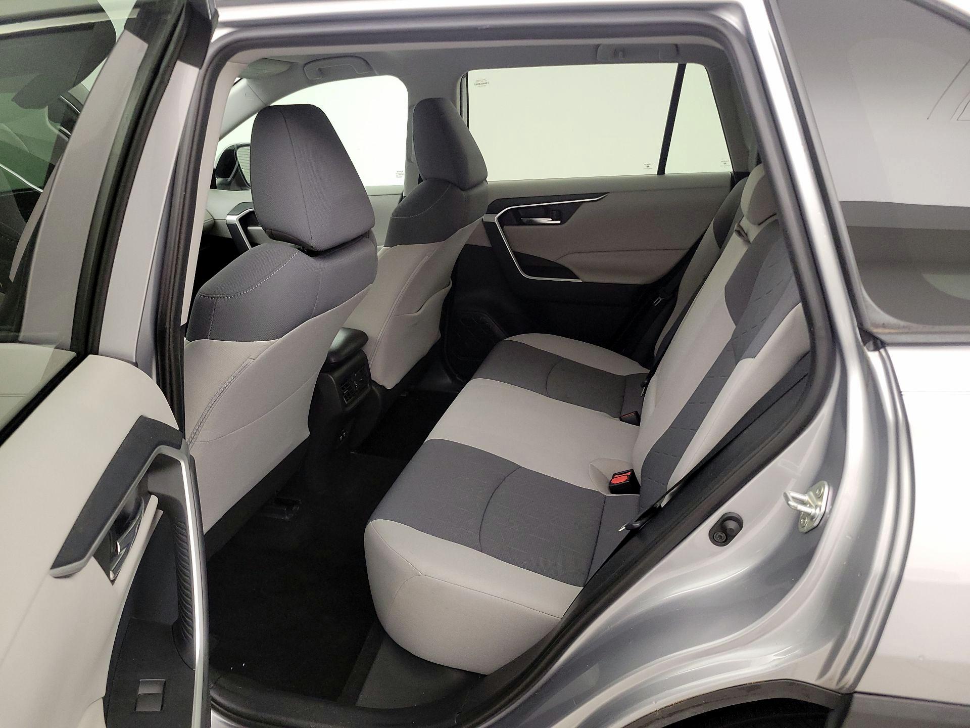 Thumbnail: 2020 Toyota RAV4 - 19