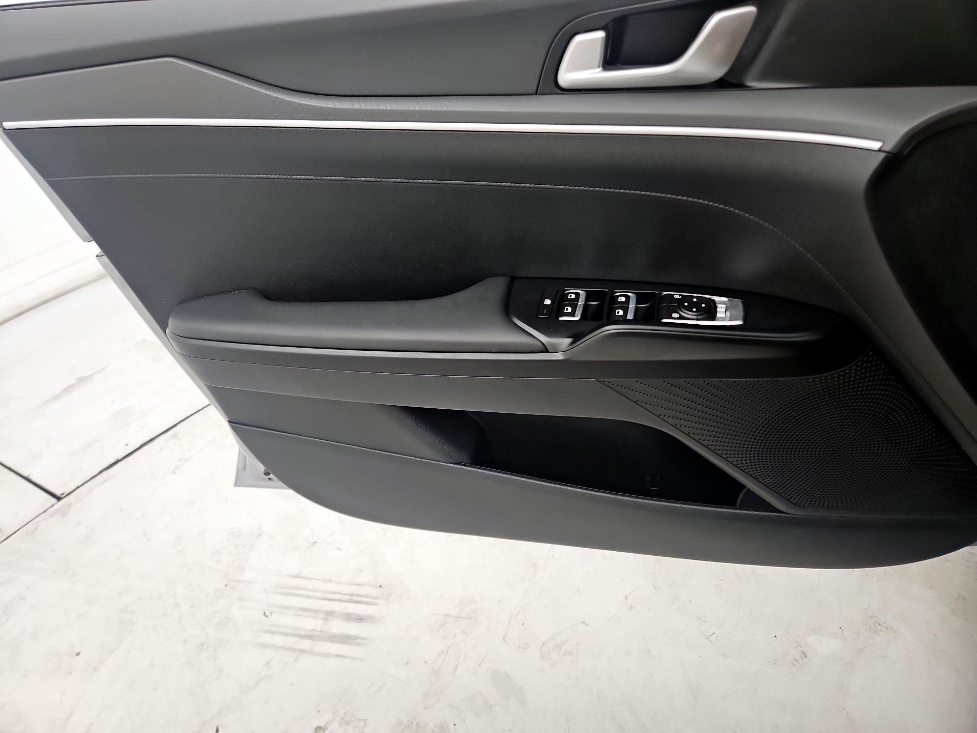 Thumbnail: 2023 Kia K5 - 12