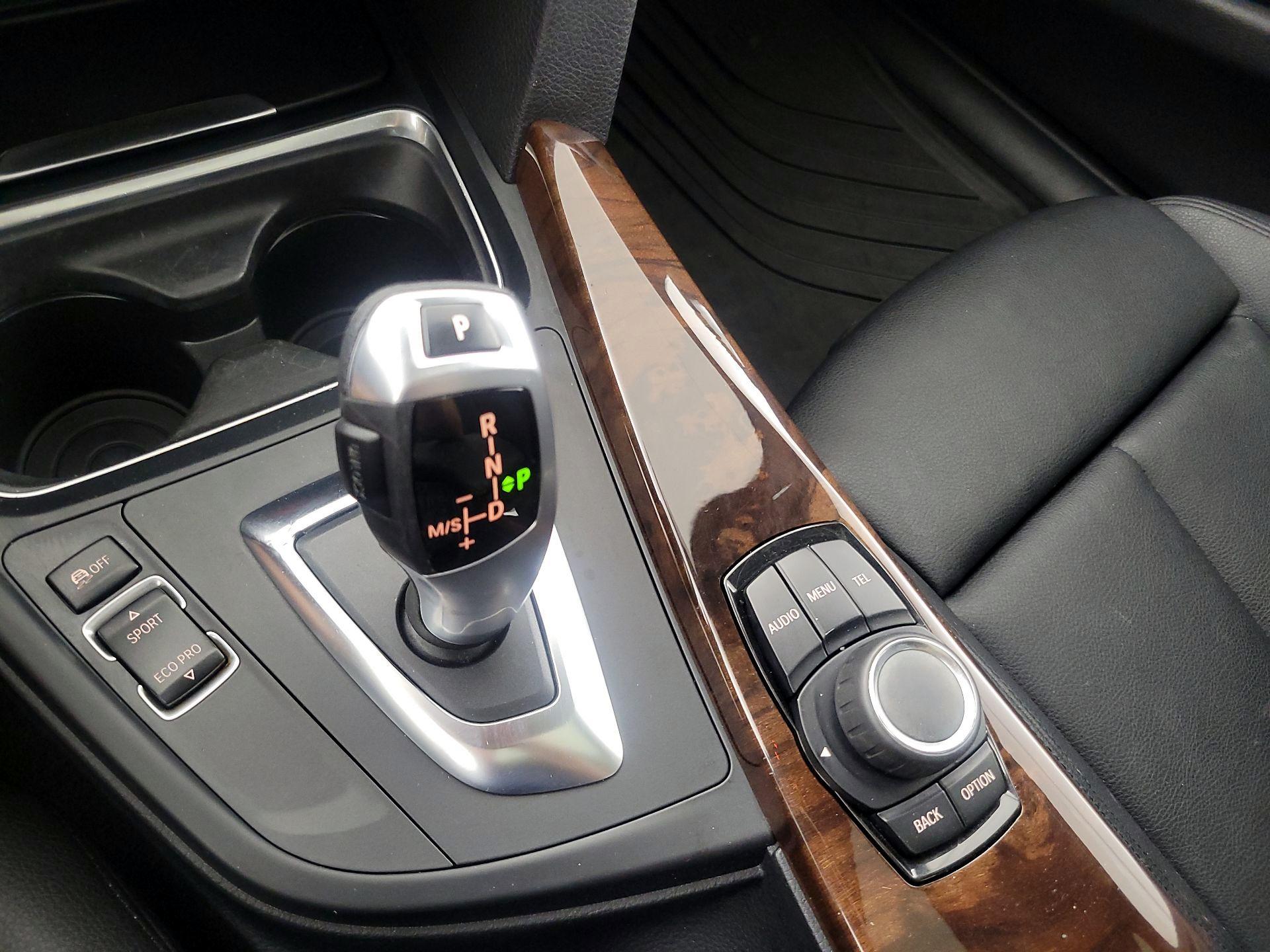 Thumbnail: 2015 BMW 3 Series - 16