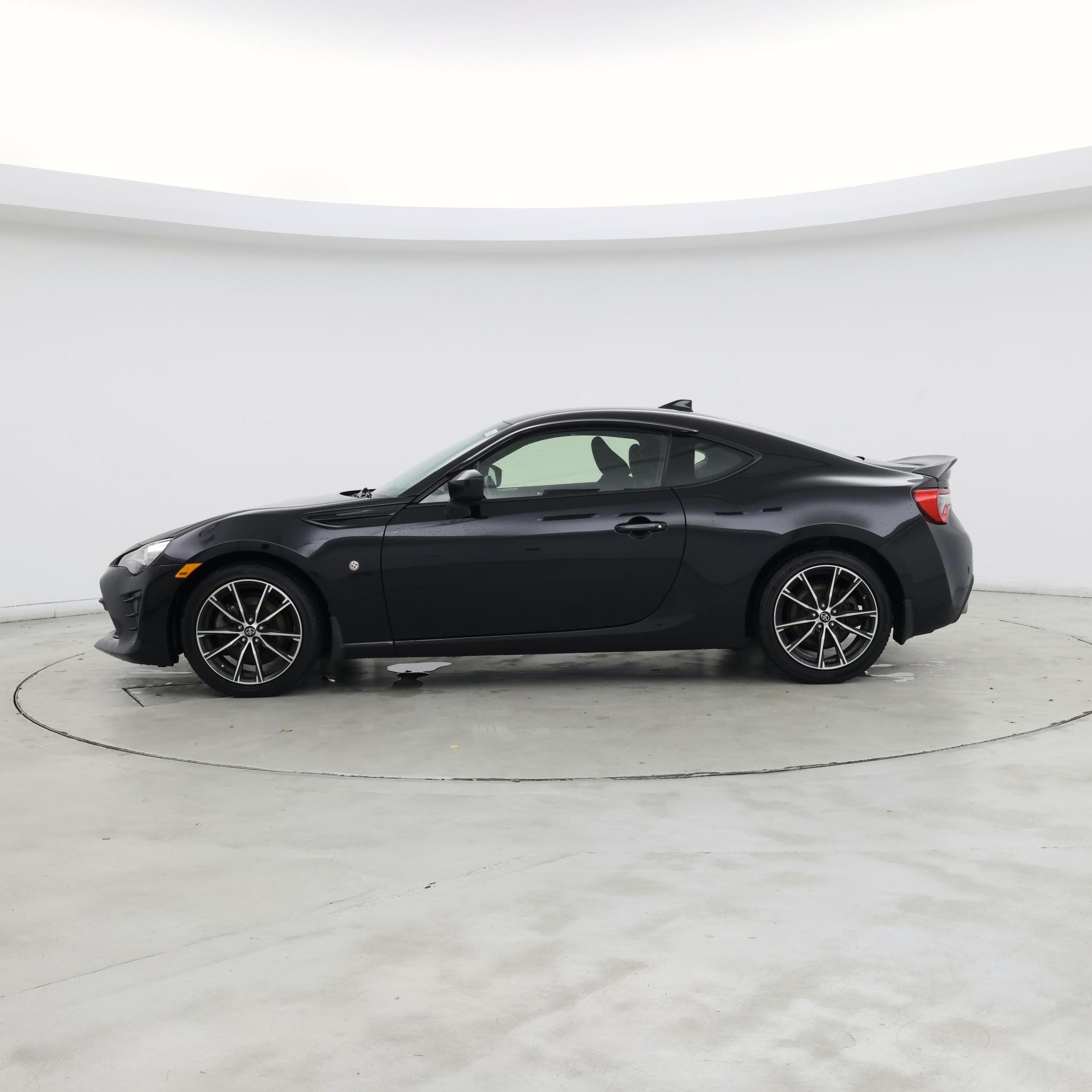 Thumbnail: 2017 Toyota 86 - 3