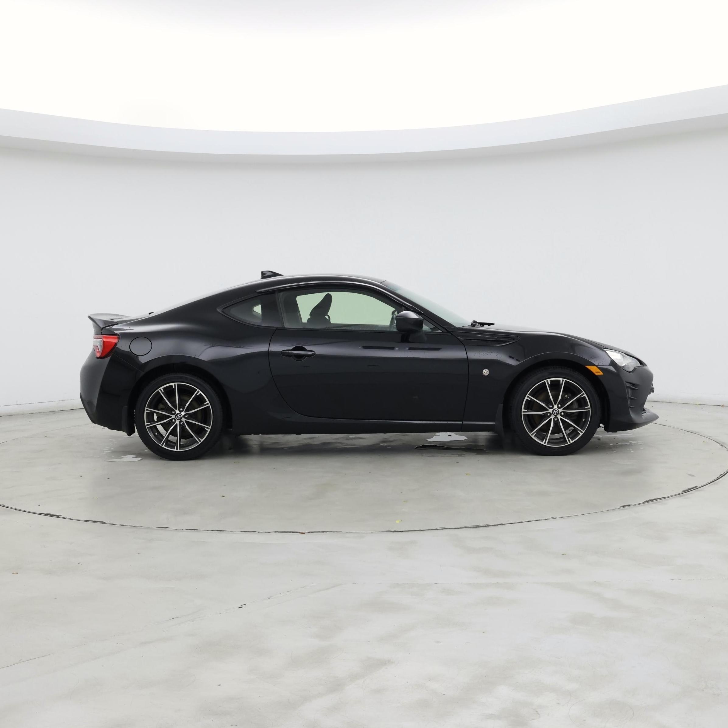 Thumbnail: 2017 Toyota 86 - 7
