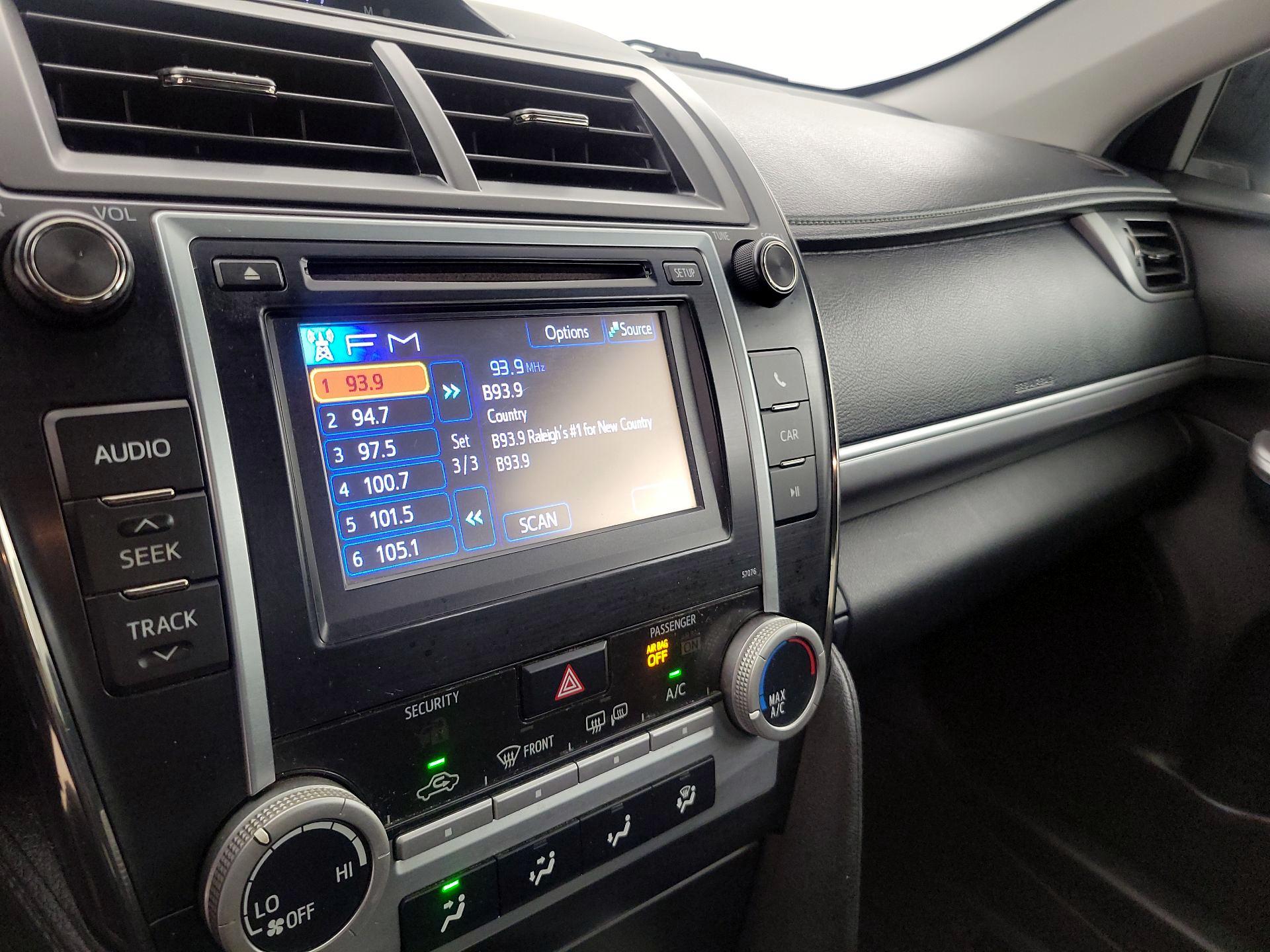 Thumbnail: 2014 Toyota Camry - 14