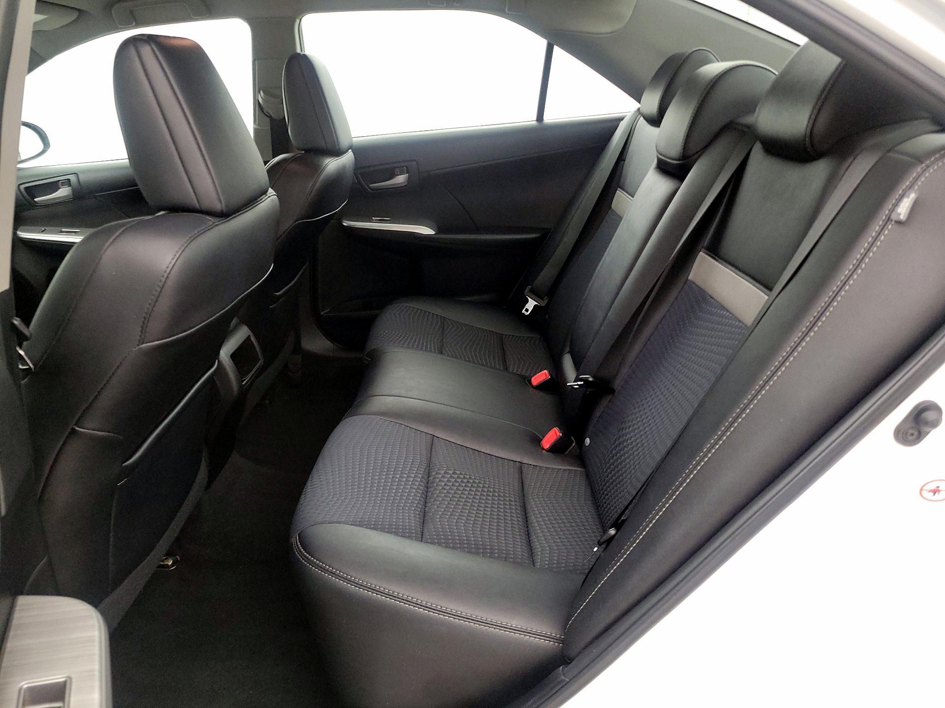 Thumbnail: 2014 Toyota Camry - 18