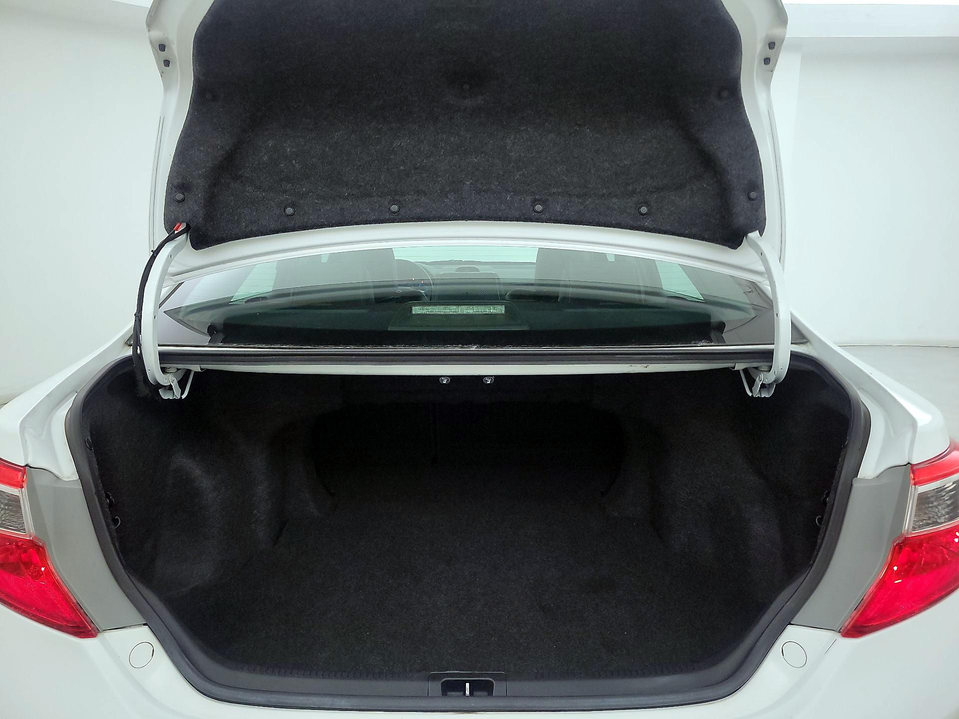 Thumbnail: 2014 Toyota Camry - 19