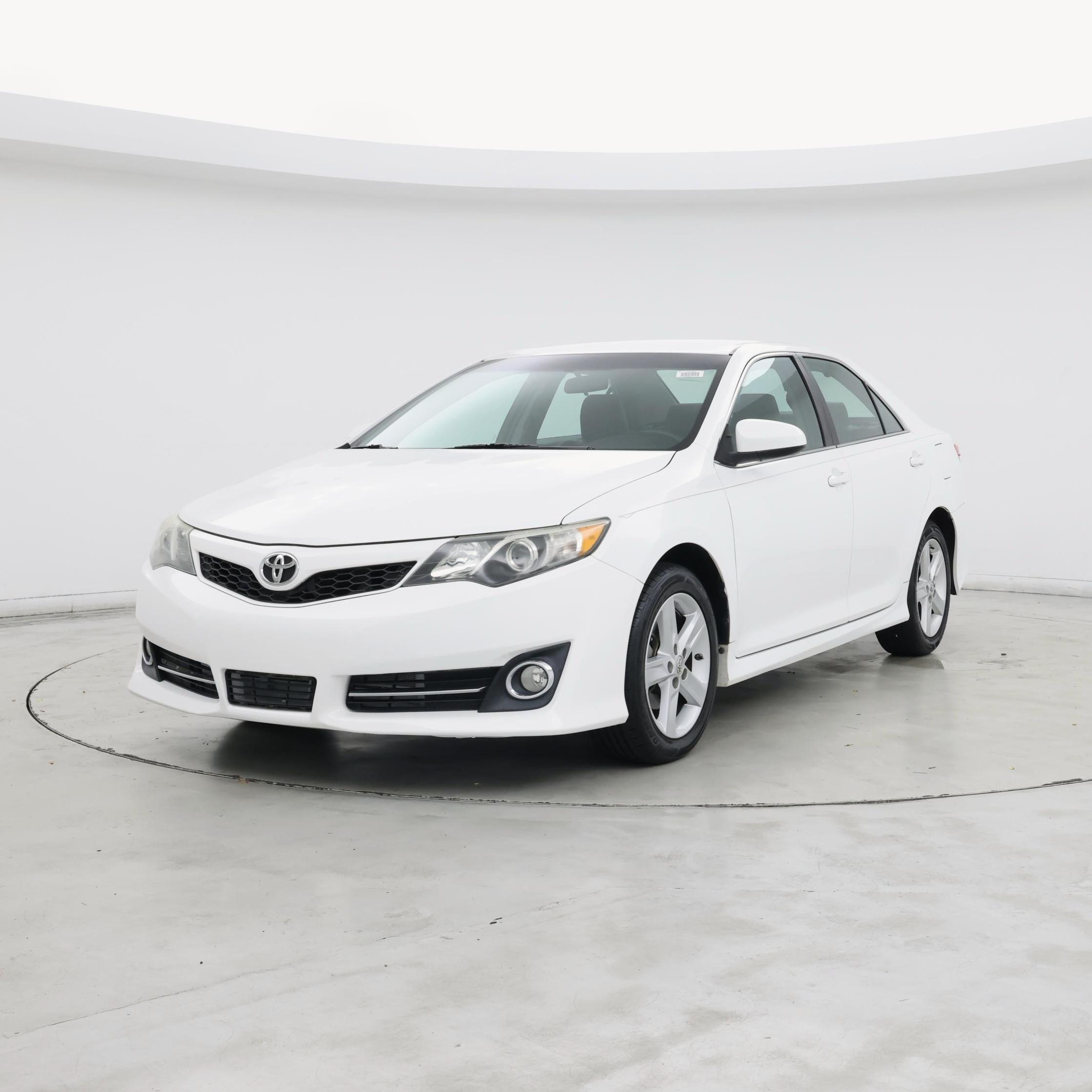Thumbnail: 2014 Toyota Camry - 4