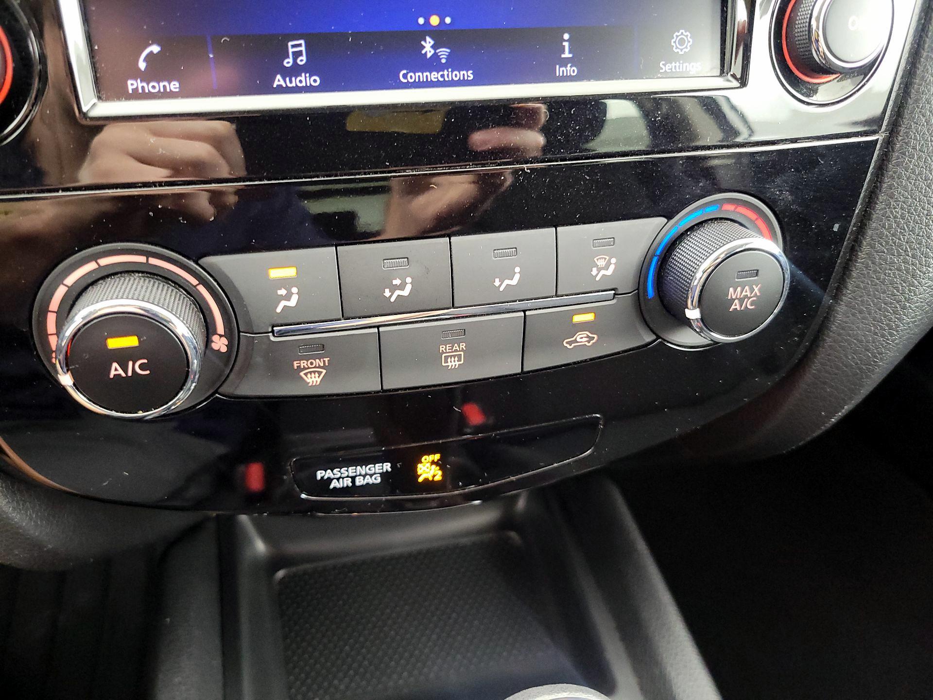 Thumbnail: 2019 Nissan Rogue Sport - 16