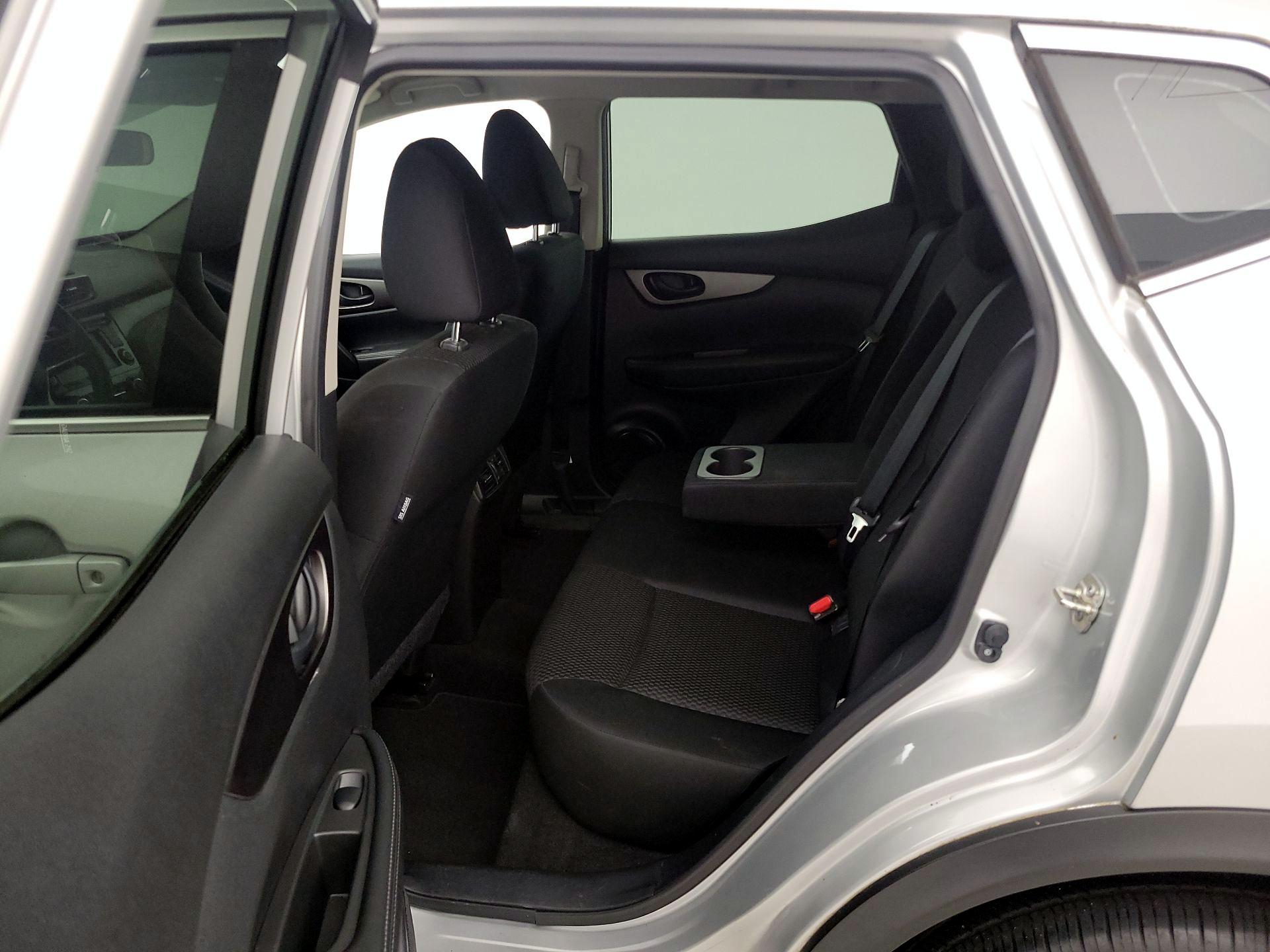Thumbnail: 2019 Nissan Rogue Sport - 19