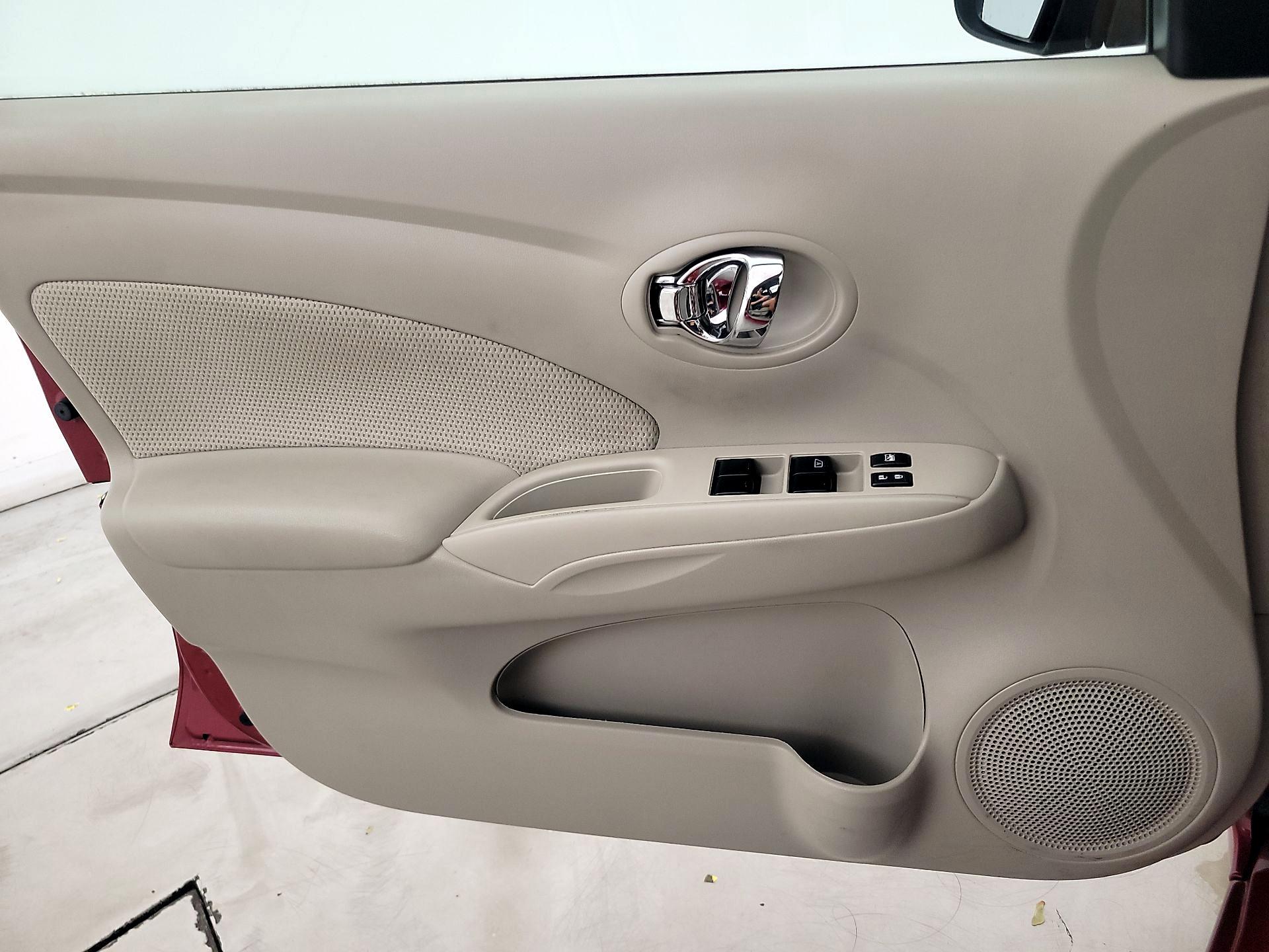 Thumbnail: 2014 Nissan Versa - 12