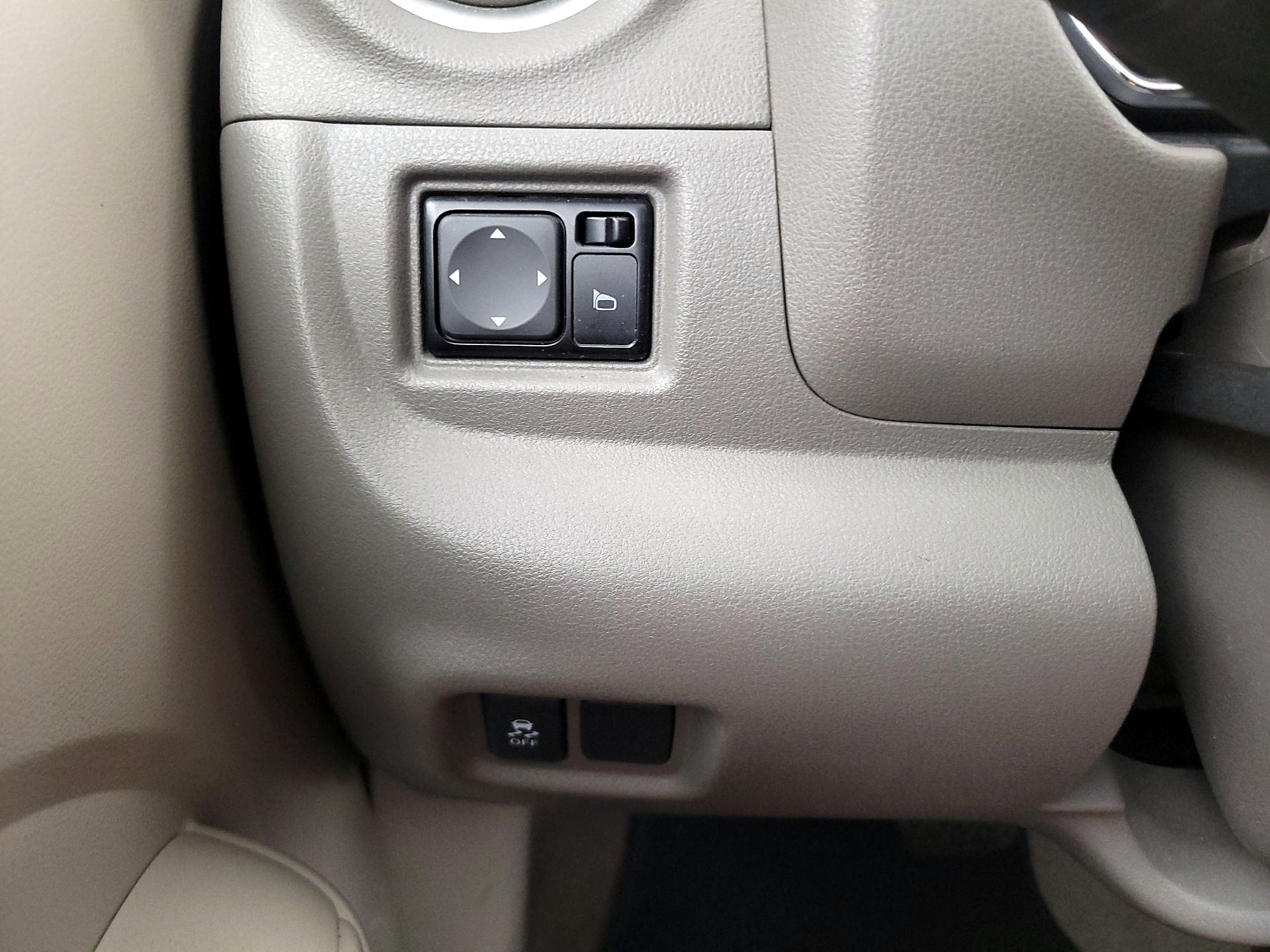 Thumbnail: 2014 Nissan Versa - 13