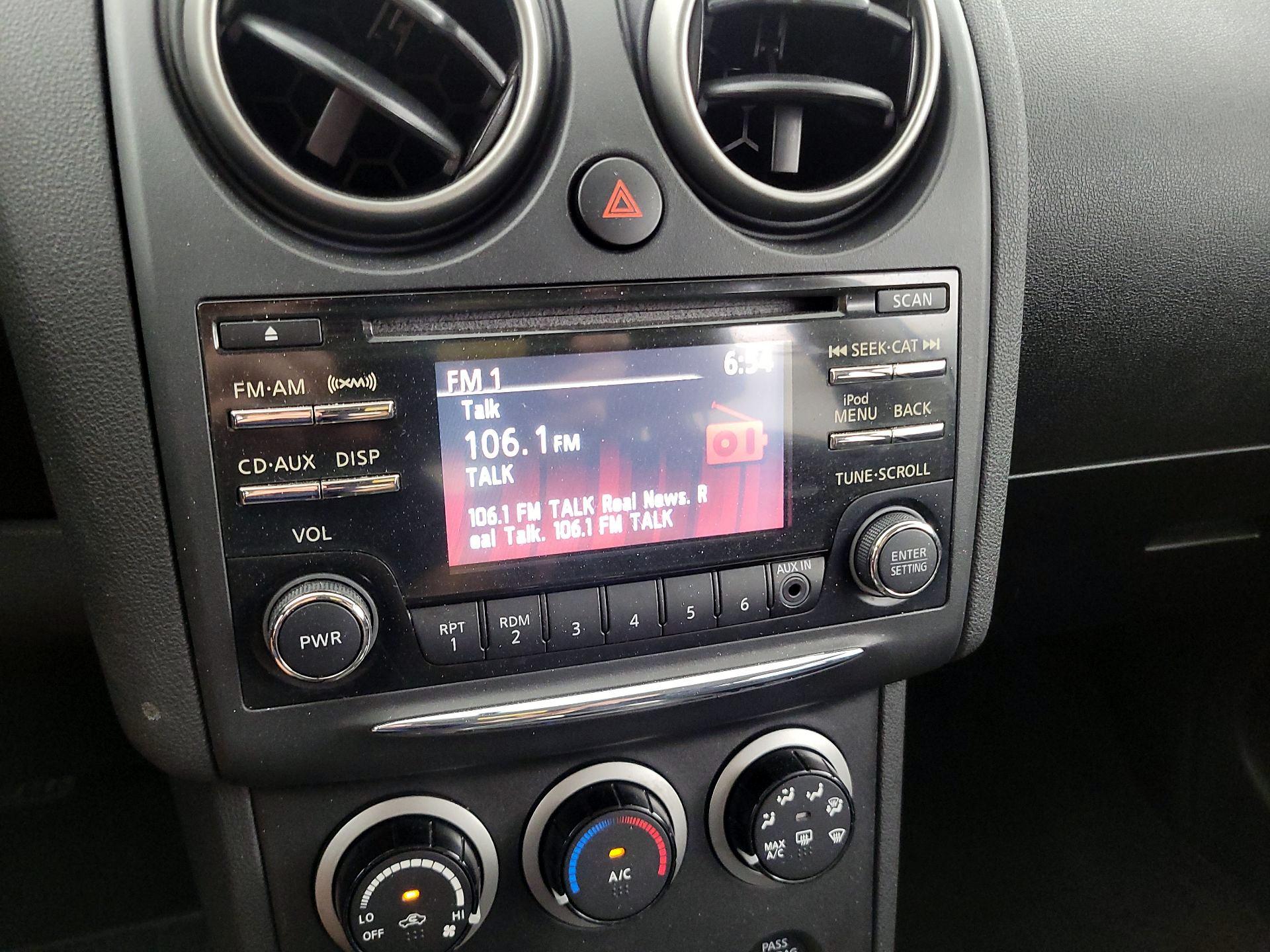 Thumbnail: 2015 Nissan Rogue - 15