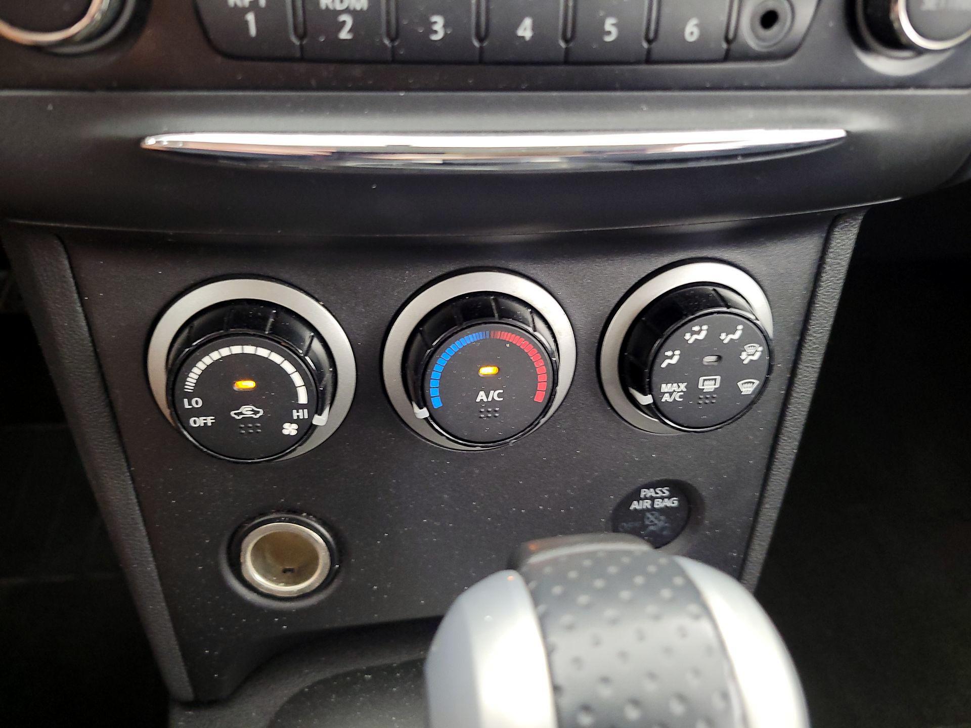 Thumbnail: 2015 Nissan Rogue - 16
