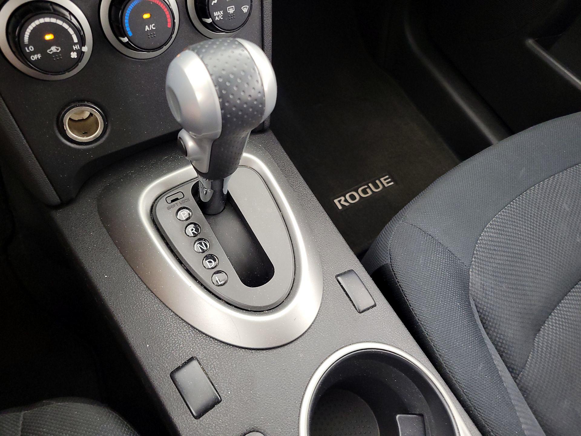 Thumbnail: 2015 Nissan Rogue - 17