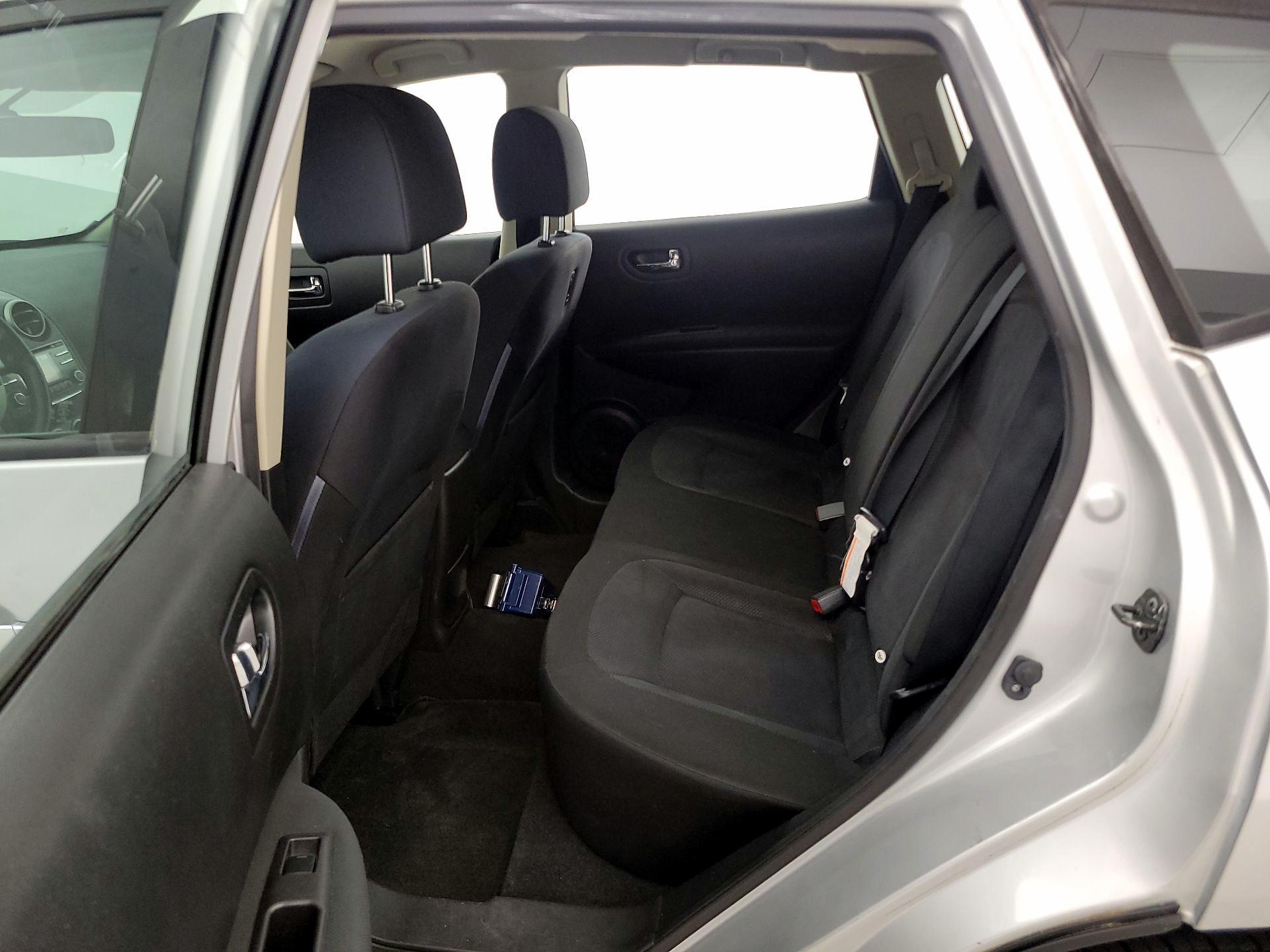 Thumbnail: 2015 Nissan Rogue - 19