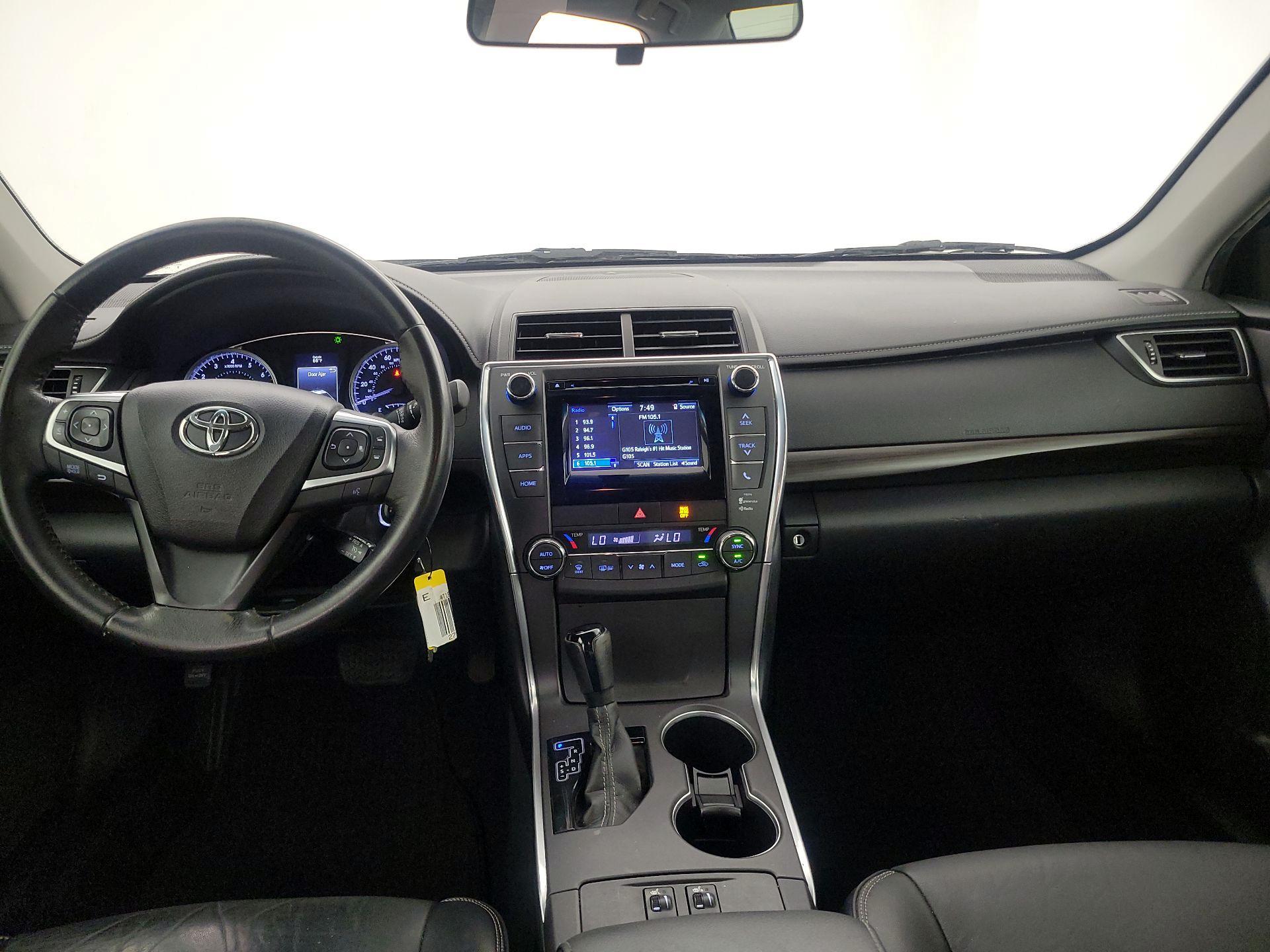 Thumbnail: 2015 Toyota Camry - 9