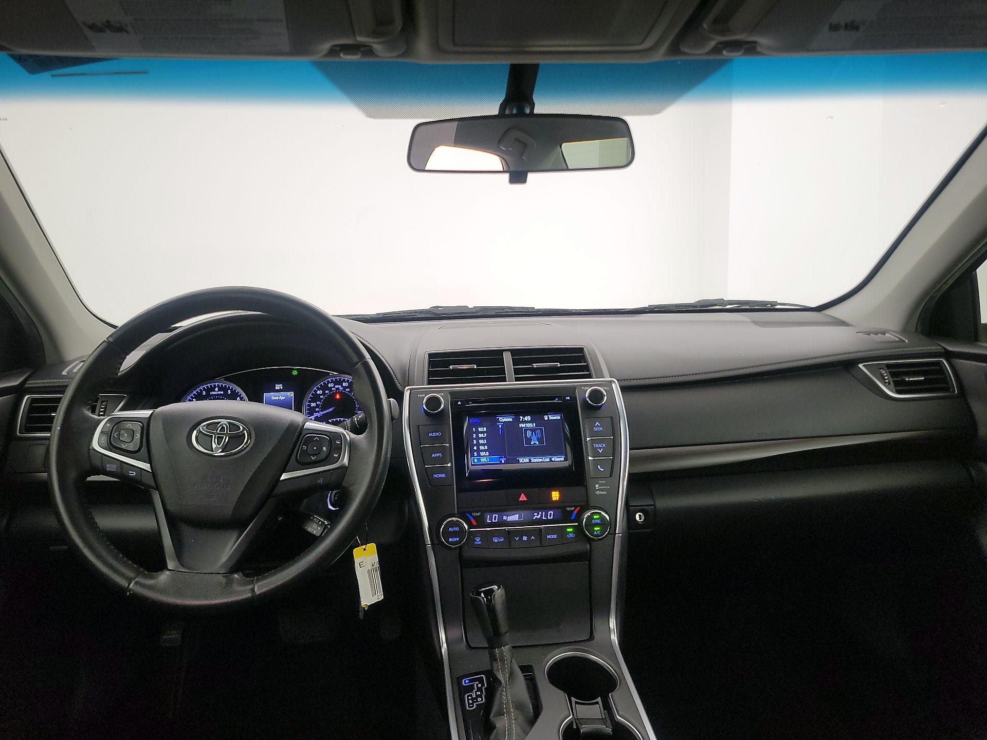 Thumbnail: 2015 Toyota Camry - 11