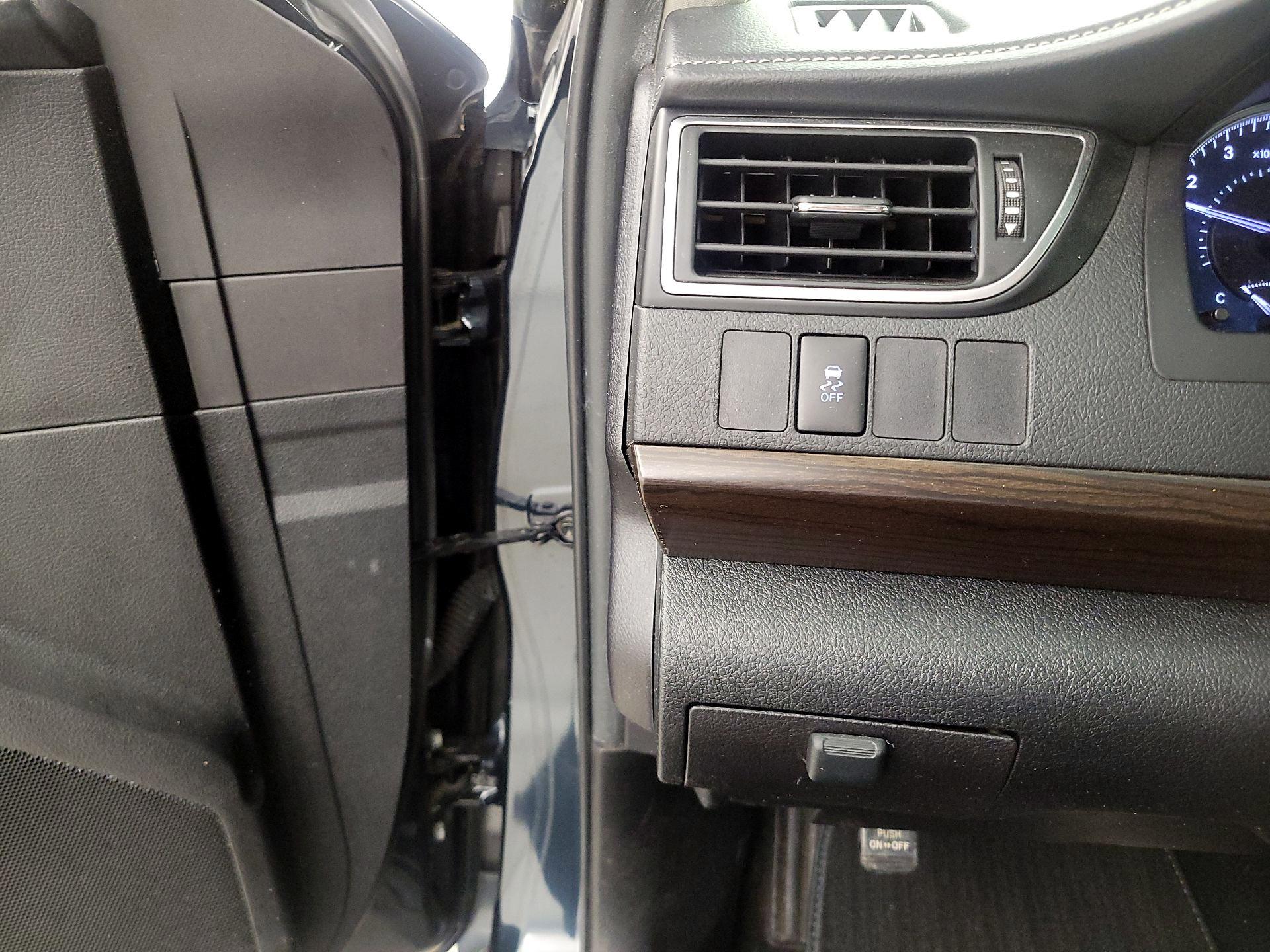Thumbnail: 2015 Toyota Camry - 13