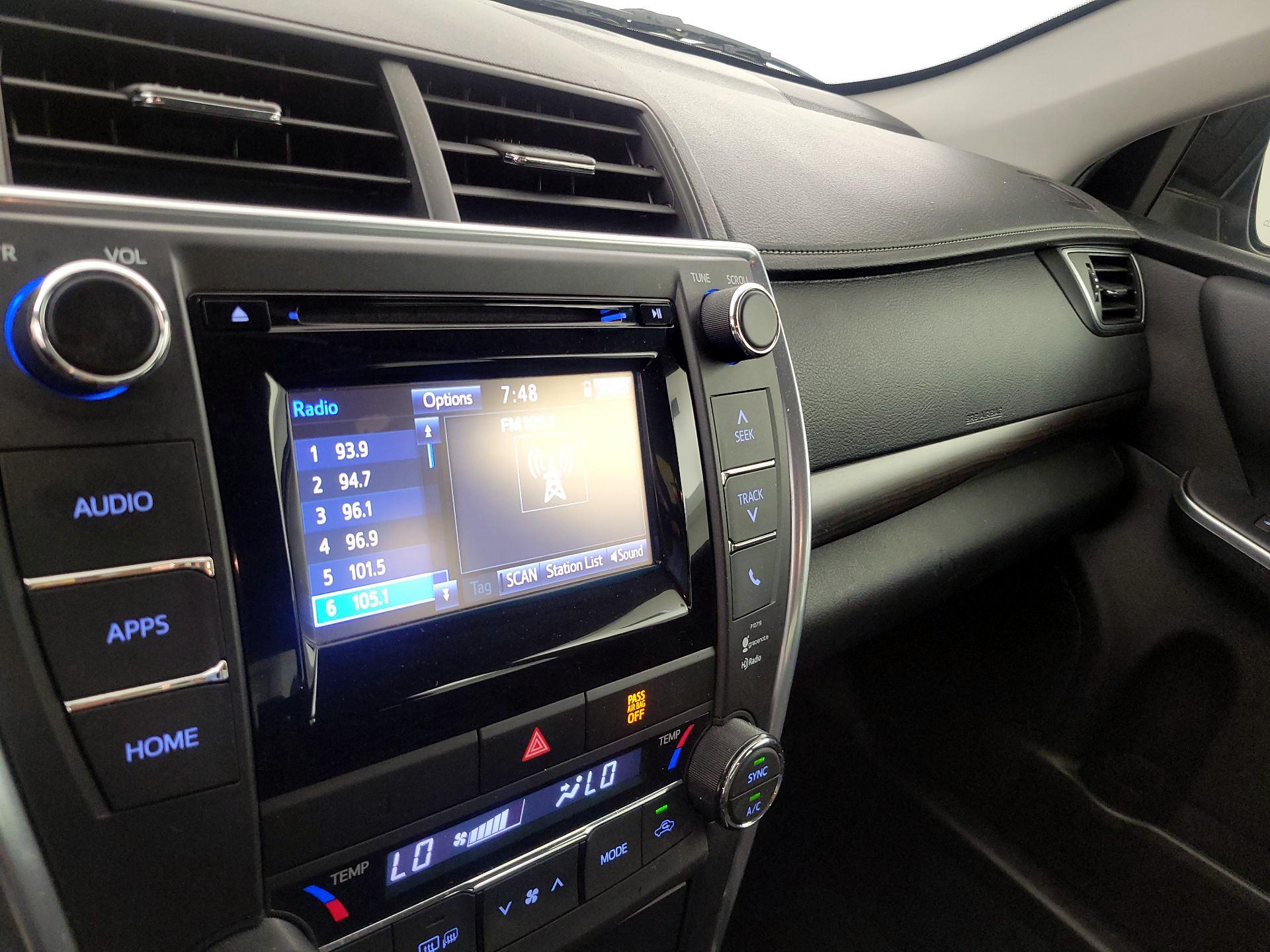 Thumbnail: 2015 Toyota Camry - 15
